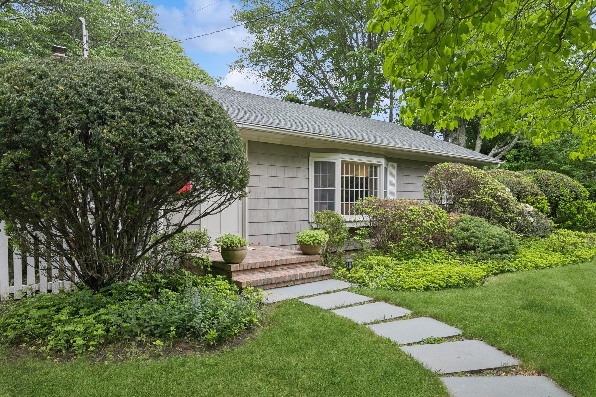 #1 photo, 14 Cooper Lane, سوفولك East Hampton , NY 11937