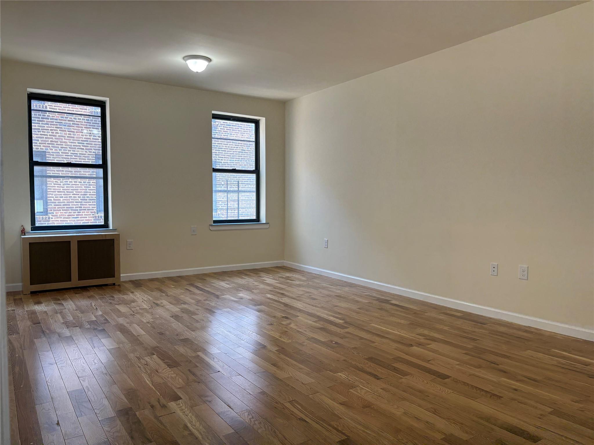 #5 photo, 89-10 35th Avenue, クイーンズ区 Jackson Heights , NY 11372