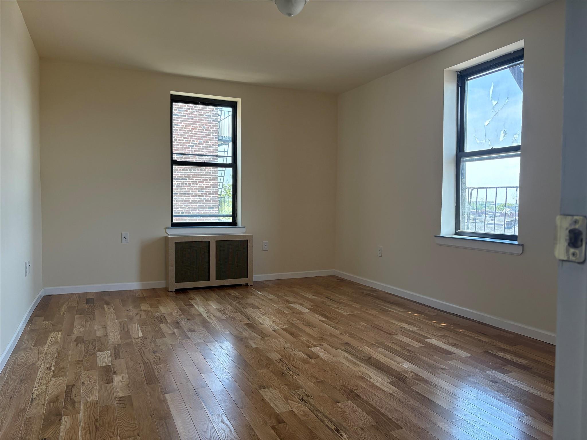 #7 photo, 89-10 35th Avenue, クイーンズ区 Jackson Heights , NY 11372