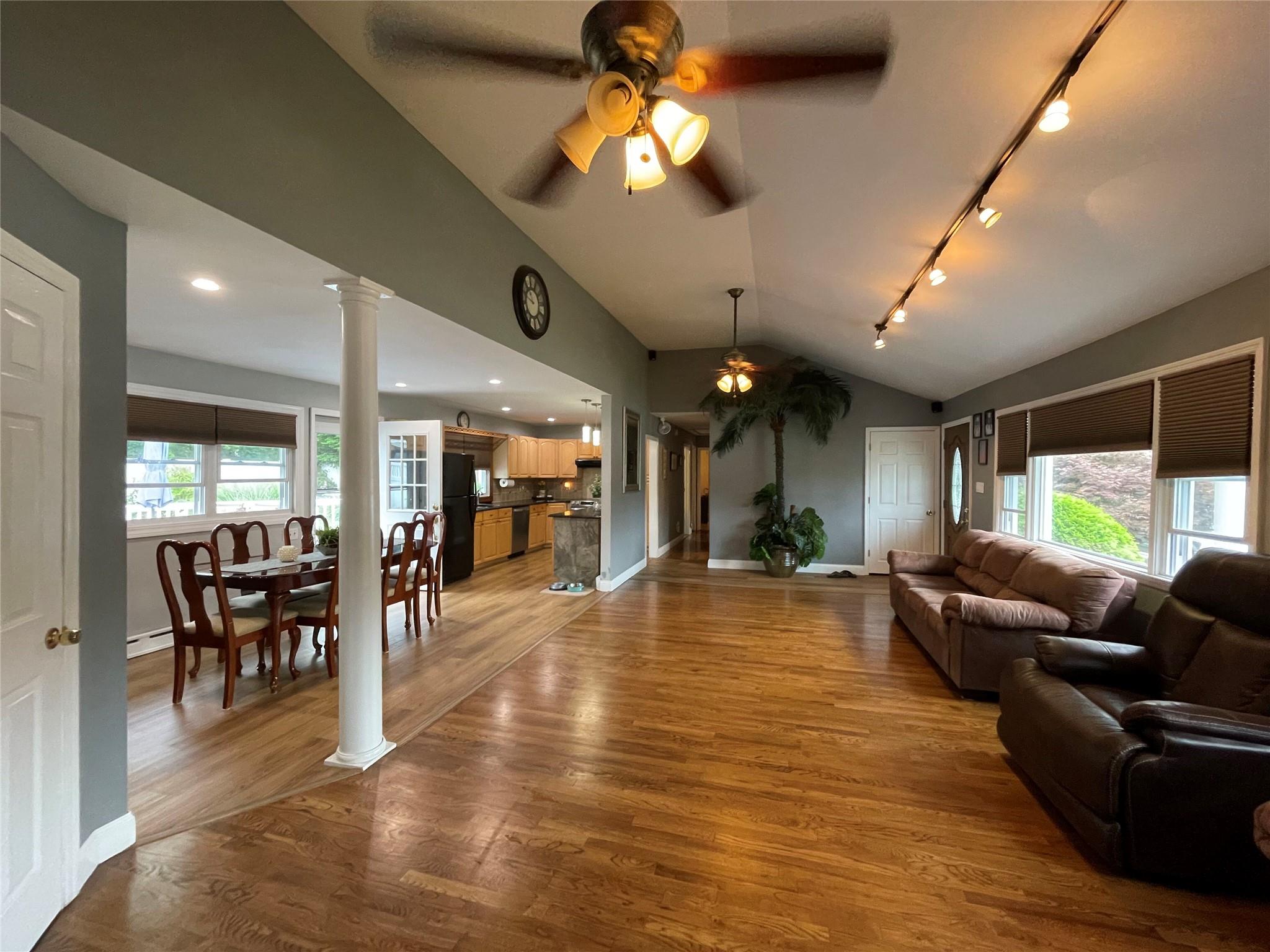 #10 photo, 2 Merritt Lane, サフォーク郡 Center Moriches , NY 11934