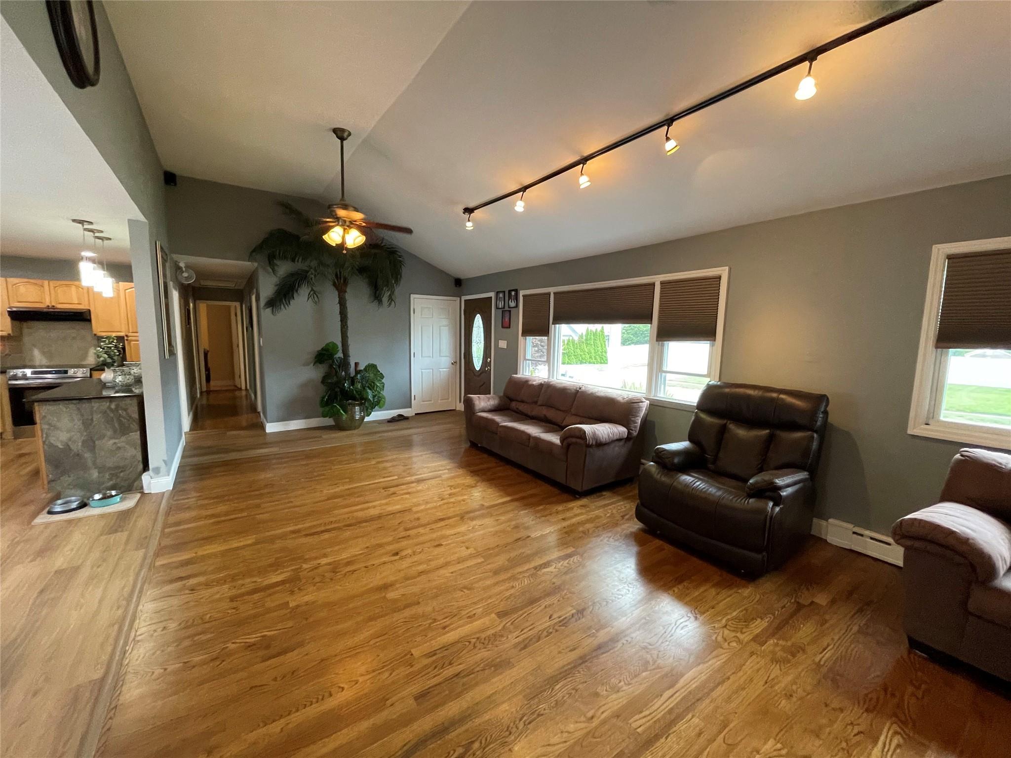 #11 photo, 2 Merritt Lane, サフォーク郡 Center Moriches , NY 11934