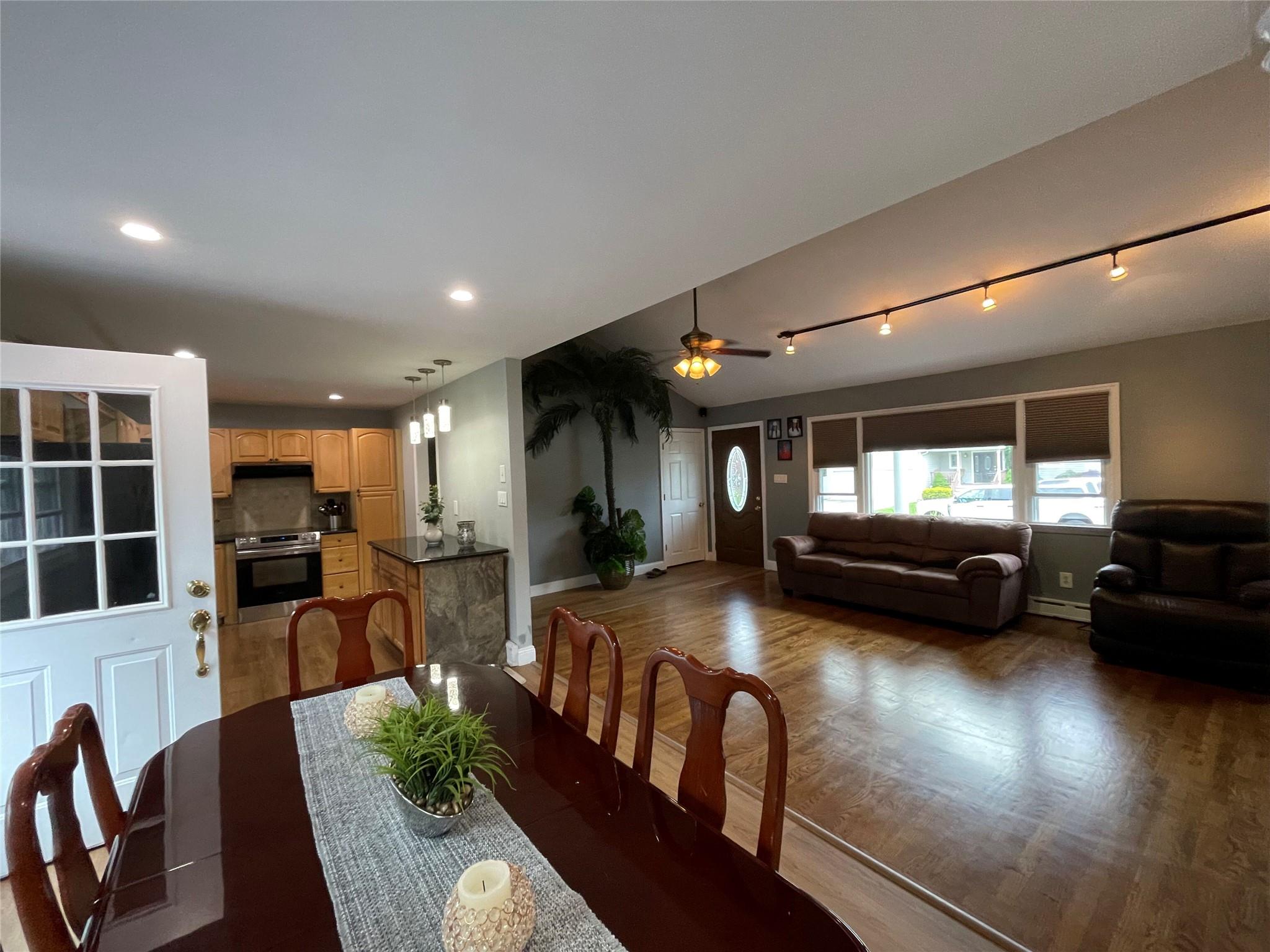 #12 photo, 2 Merritt Lane, サフォーク郡 Center Moriches , NY 11934