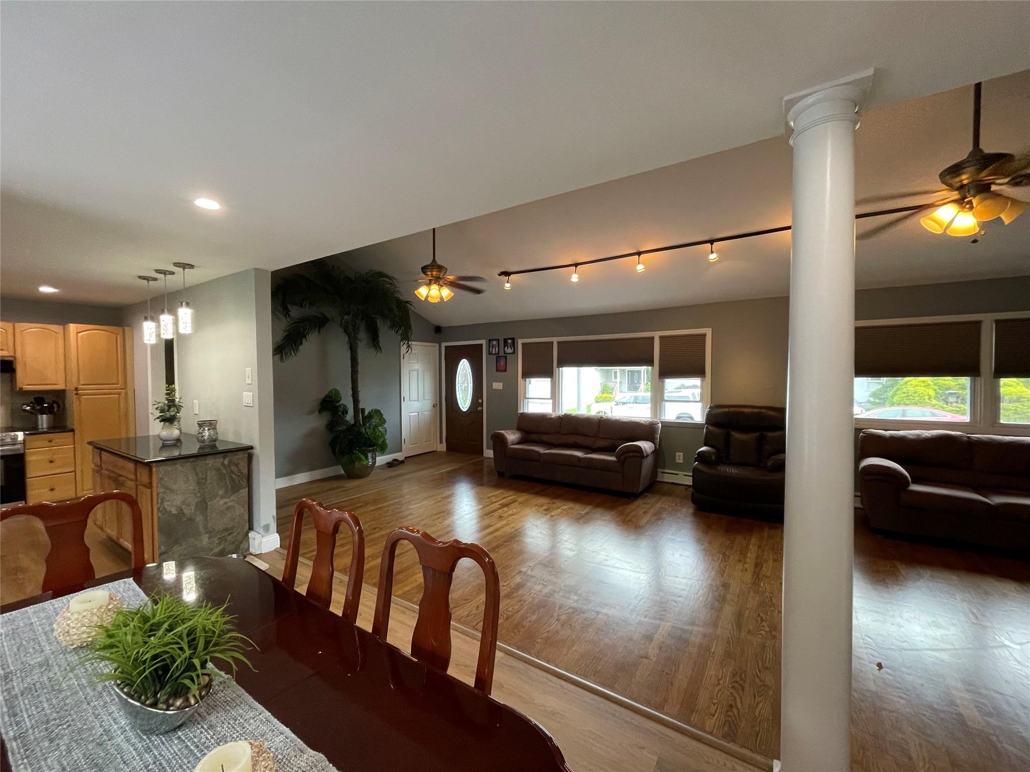 #14 photo, 2 Merritt Lane, サフォーク郡 Center Moriches , NY 11934