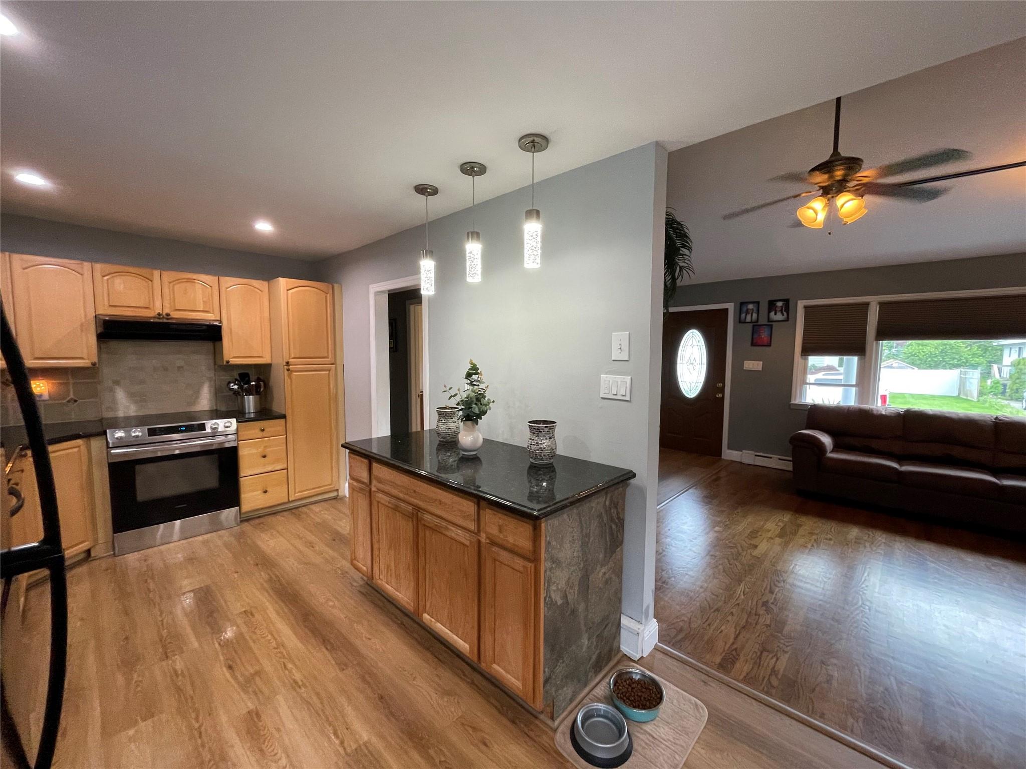 #19 photo, 2 Merritt Lane, サフォーク郡 Center Moriches , NY 11934