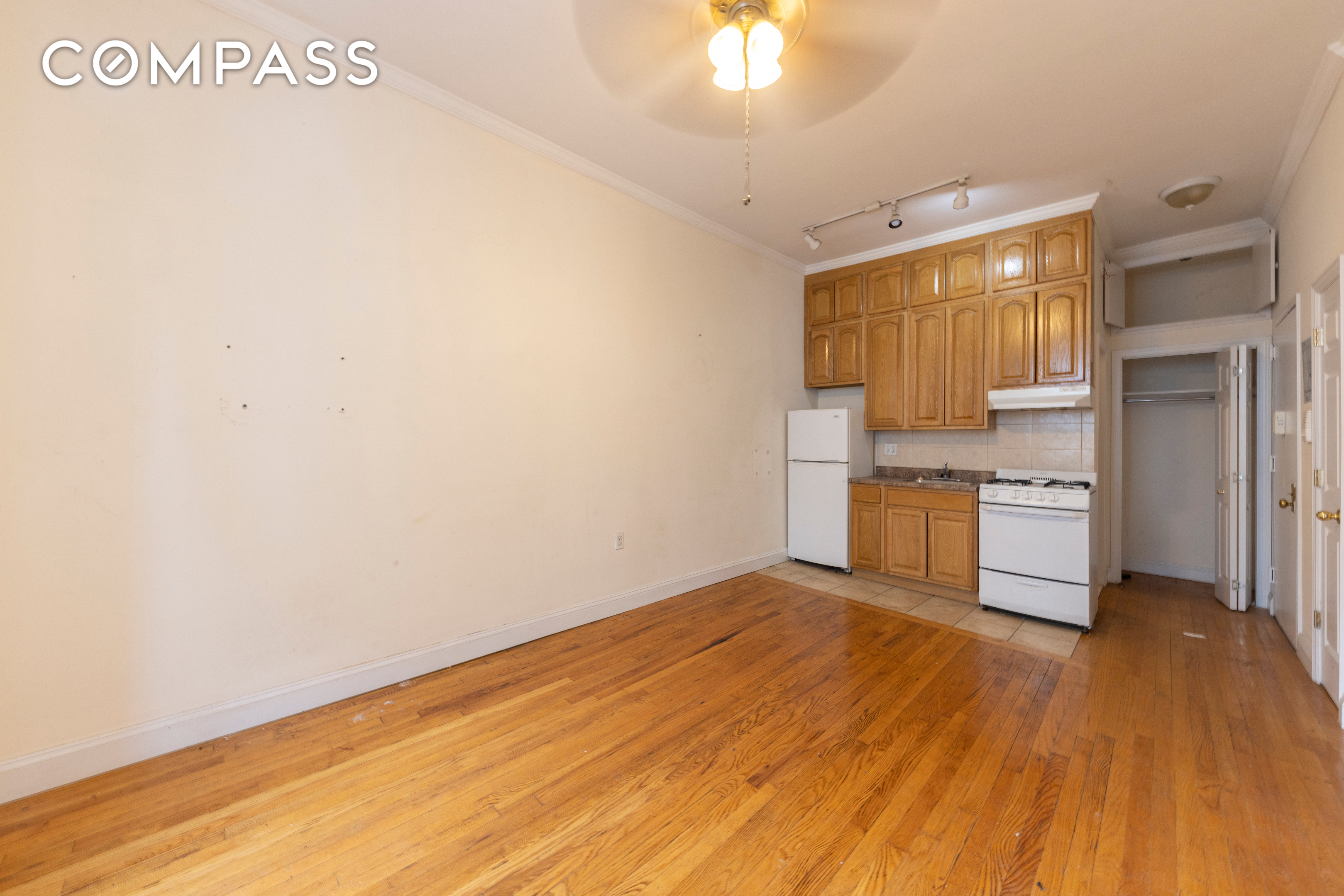 #1 photo, 1384 Lexington Avenue, Upper East Side , NY 10128