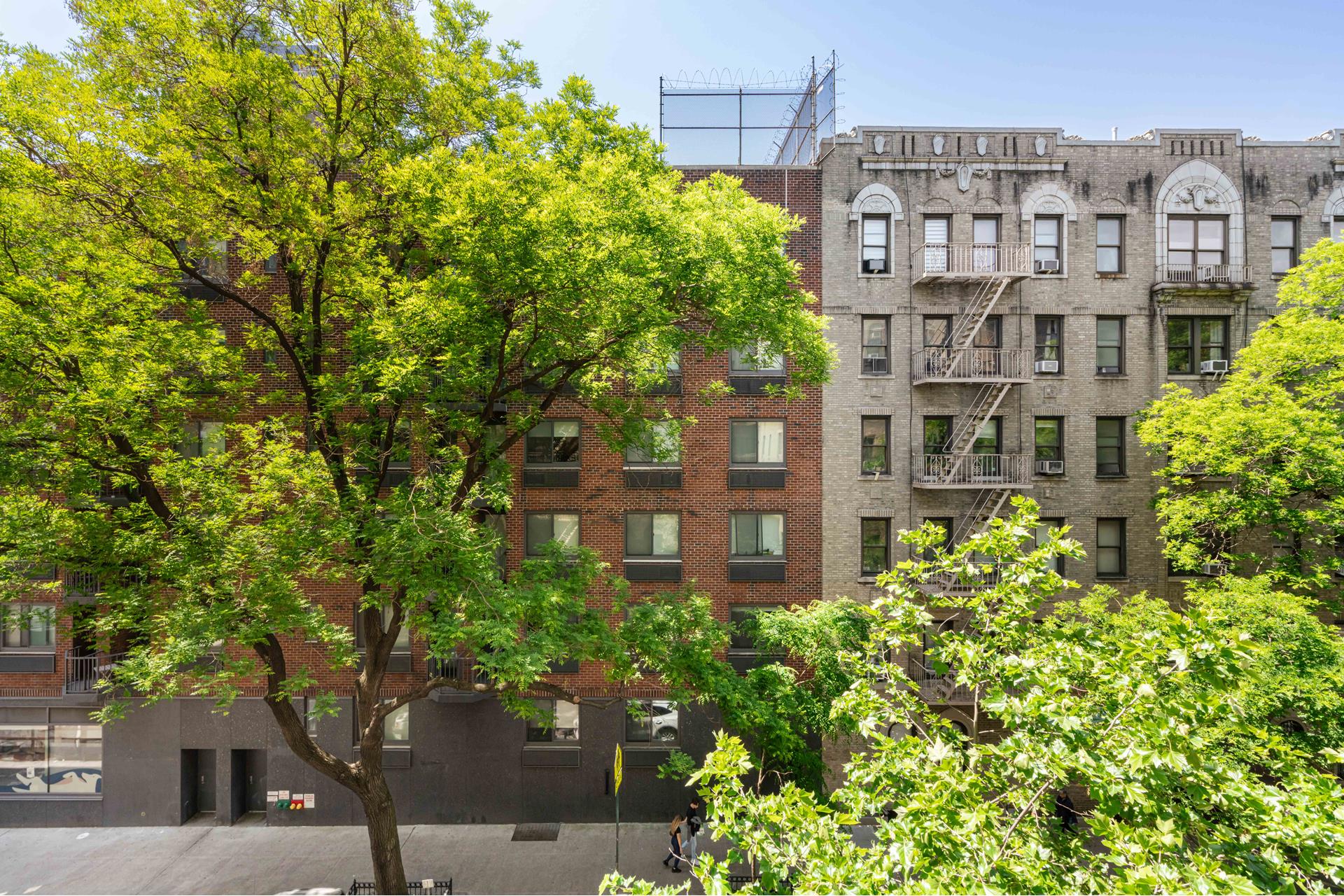 #1 photo, 111 W 16TH Street, Chelsea , NY 10011