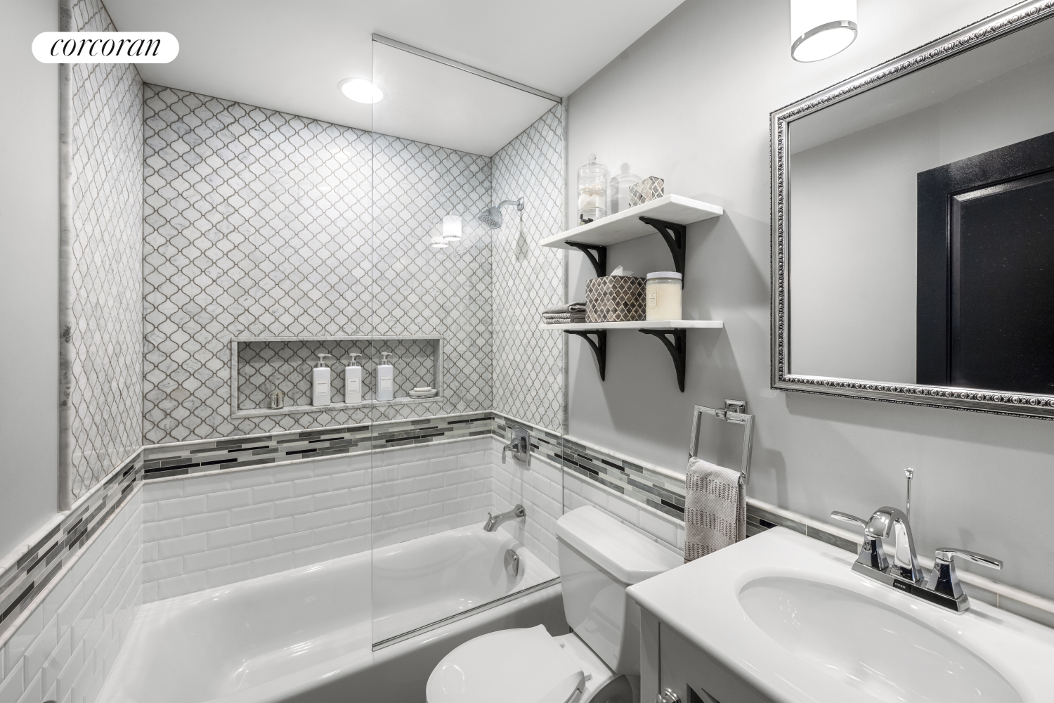 #12 photo, 2166 BROADWAY, マンハッタン Upper West Side , NY 10024