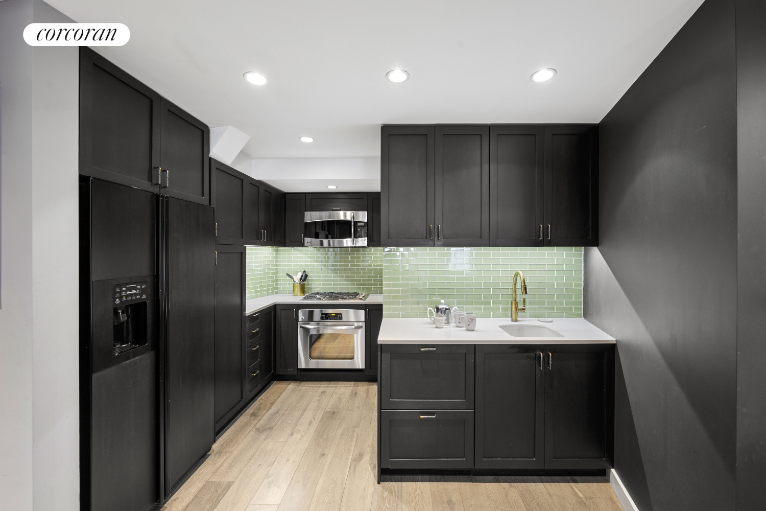 #6 photo, 2166 BROADWAY, マンハッタン Upper West Side , NY 10024