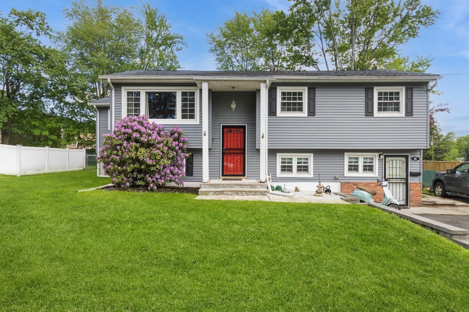 #1 photo, 18 Lake Shore Drive, Nanuet , NY 10954