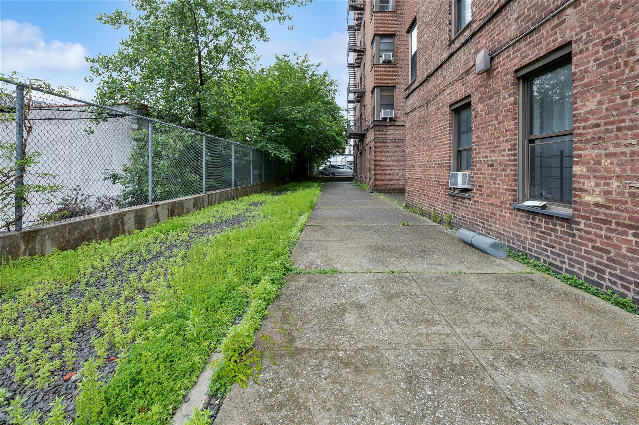 #10 photo, 2962 Decatur Avenue, ブロンクス区 Bronx , NY 10458