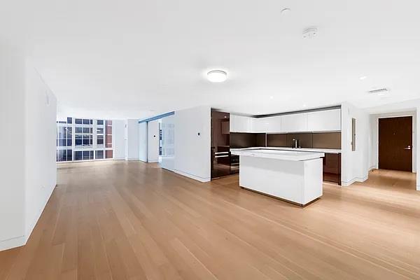 #1 photo, 135 W 52nd Street, New York (Manhattan) , NY 10019