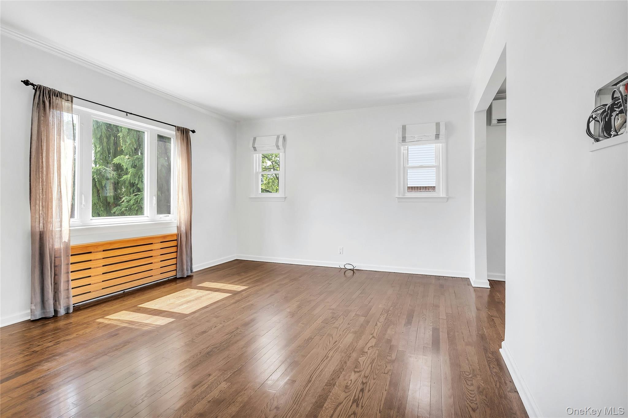 #2 photo, 7931 211th Street, クイーンズ区 Oakland Gardens , NY 11364