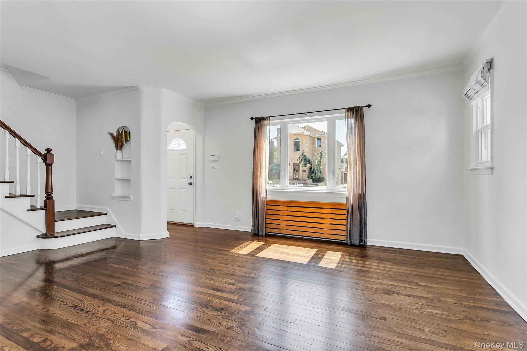 #3 photo, 7931 211th Street, クイーンズ区 Oakland Gardens , NY 11364