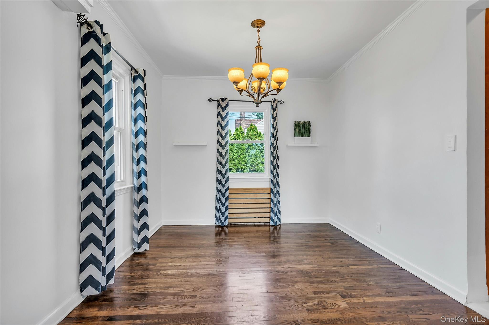 #6 photo, 7931 211th Street, クイーンズ区 Oakland Gardens , NY 11364