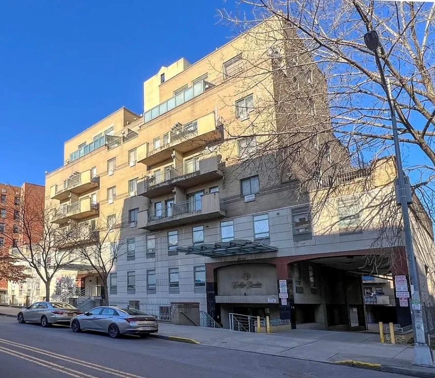 #1 photo, 4231 Colden Street, كوينز Flushing , NY 11355