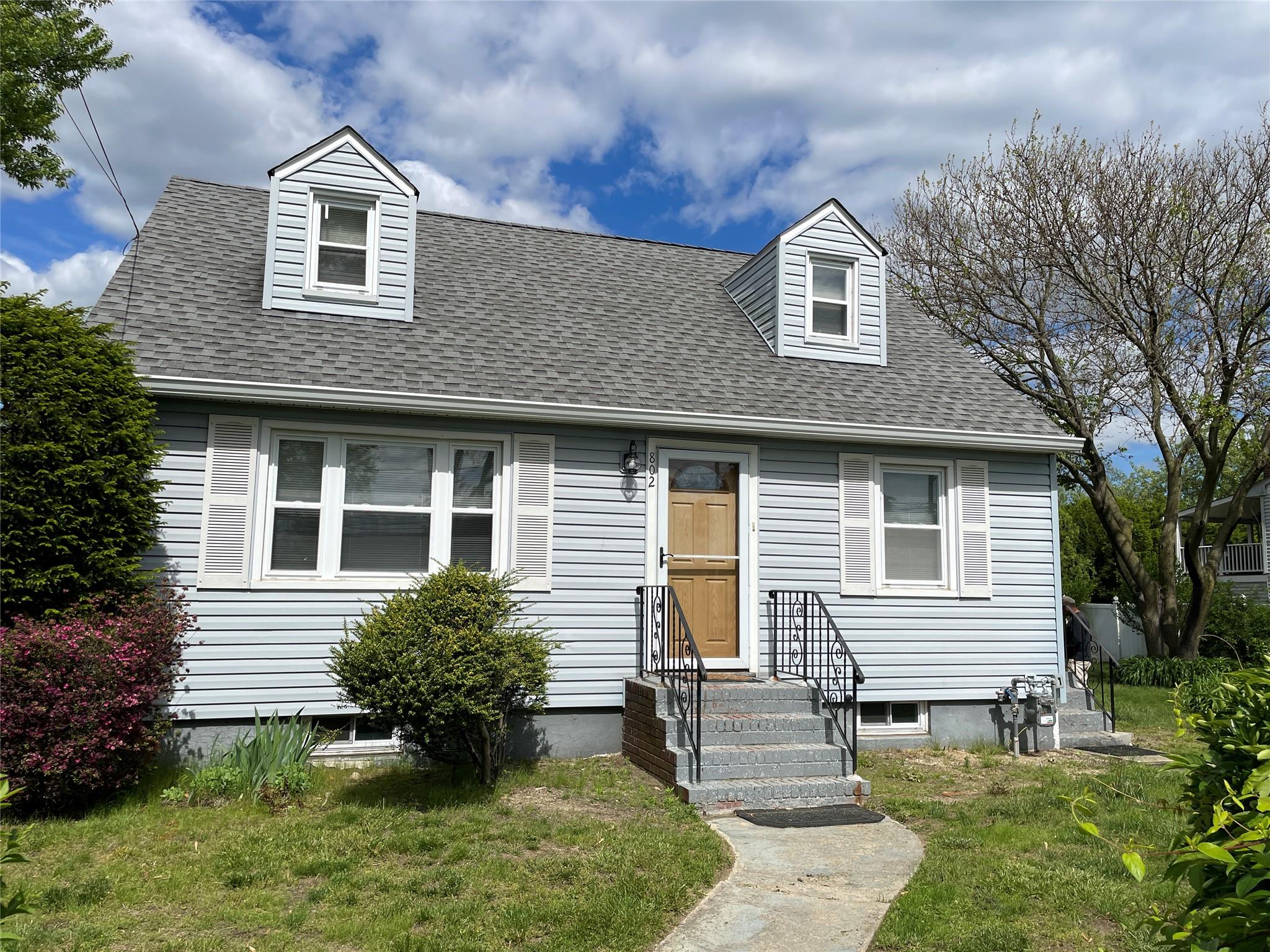 #1 photo, 802 S Broadway, سوفولك Lindenhurst , NY 11757