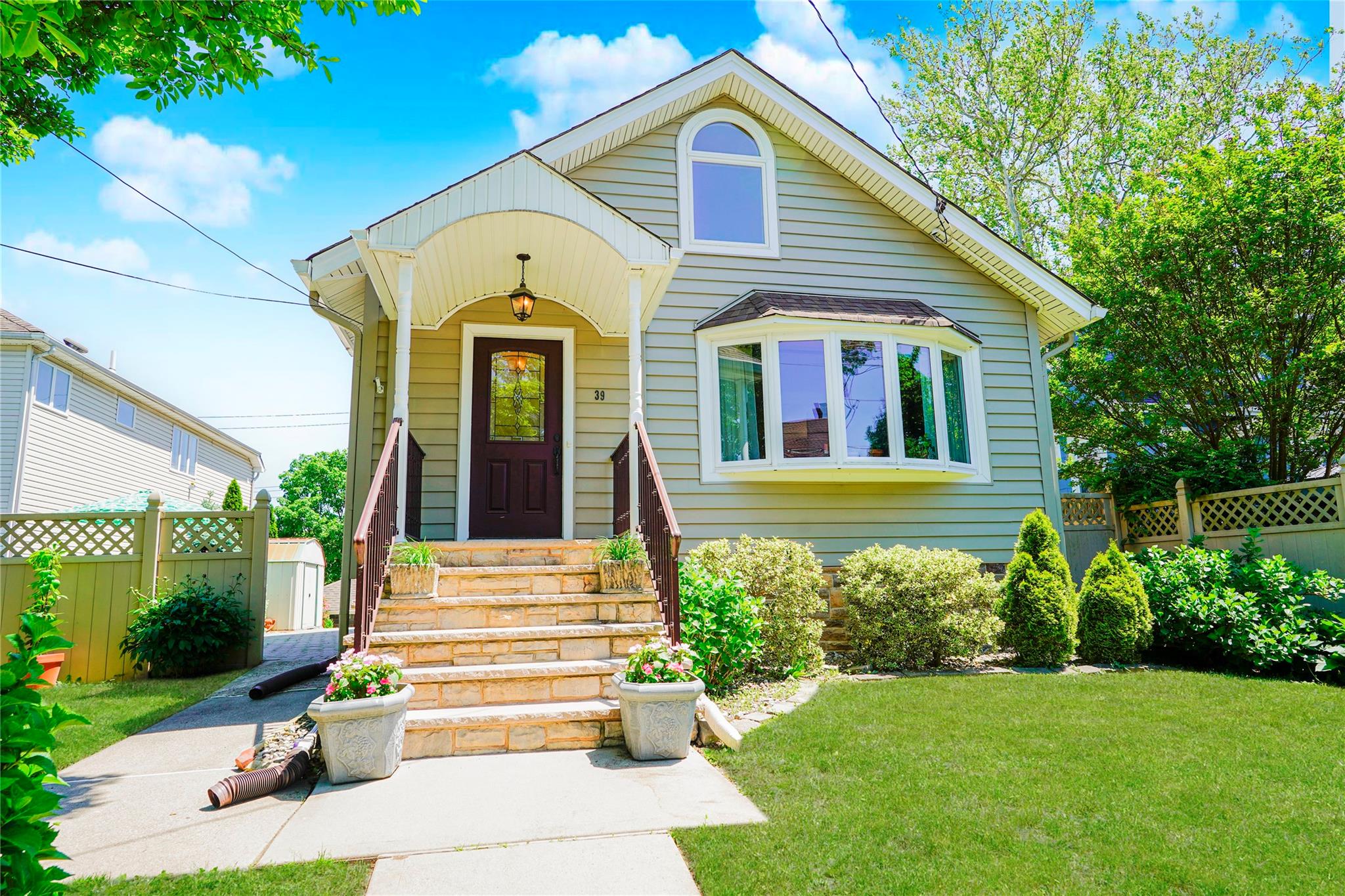 #1 photo, 39 Summit Avenue, Staten Island , NY 10306