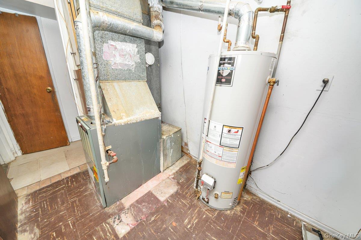 #20 photo, 46 Sunburst Drive, सफ़ोक काउंटी Deer Park , NY 11729