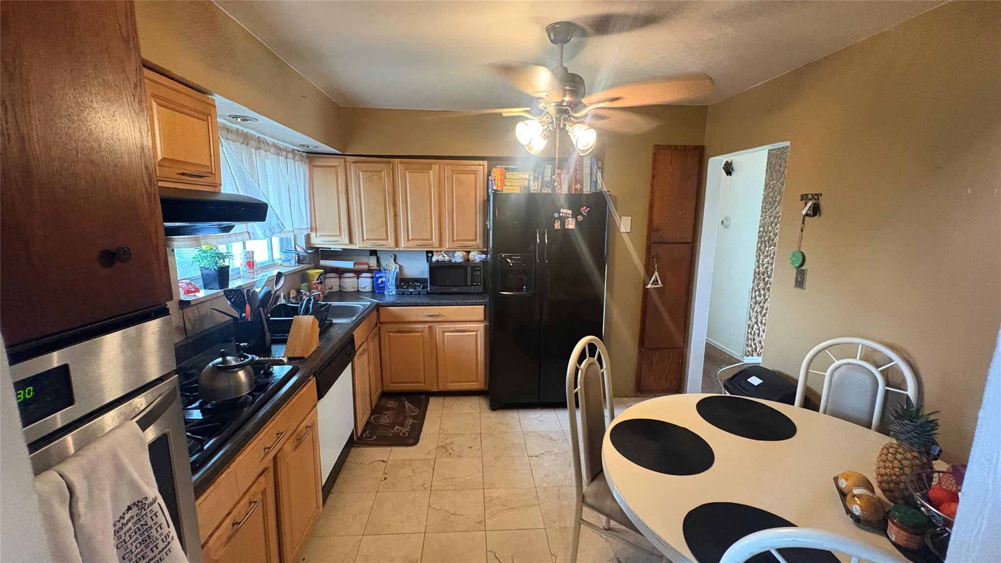 #4 photo, 46 Sunburst Drive, 東長島 鹿园 Deer Park , NY 11729