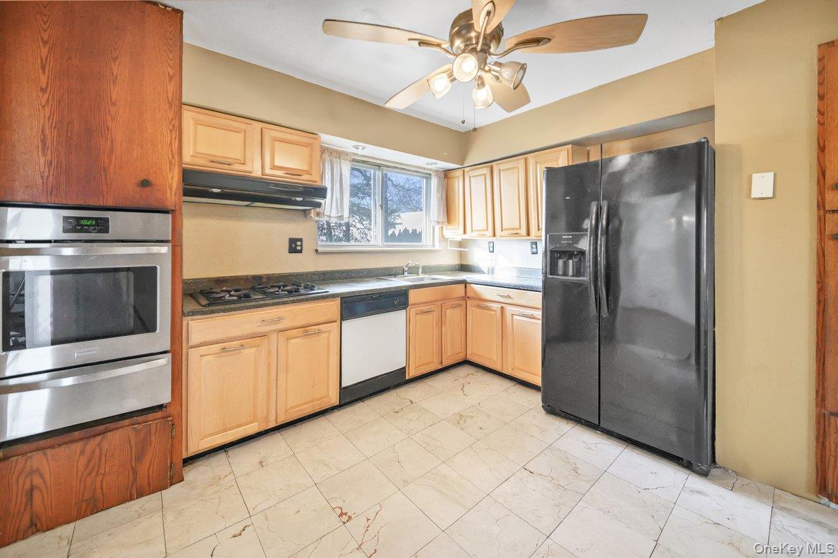 #9 photo, 46 Sunburst Drive, सफ़ोक काउंटी Deer Park , NY 11729