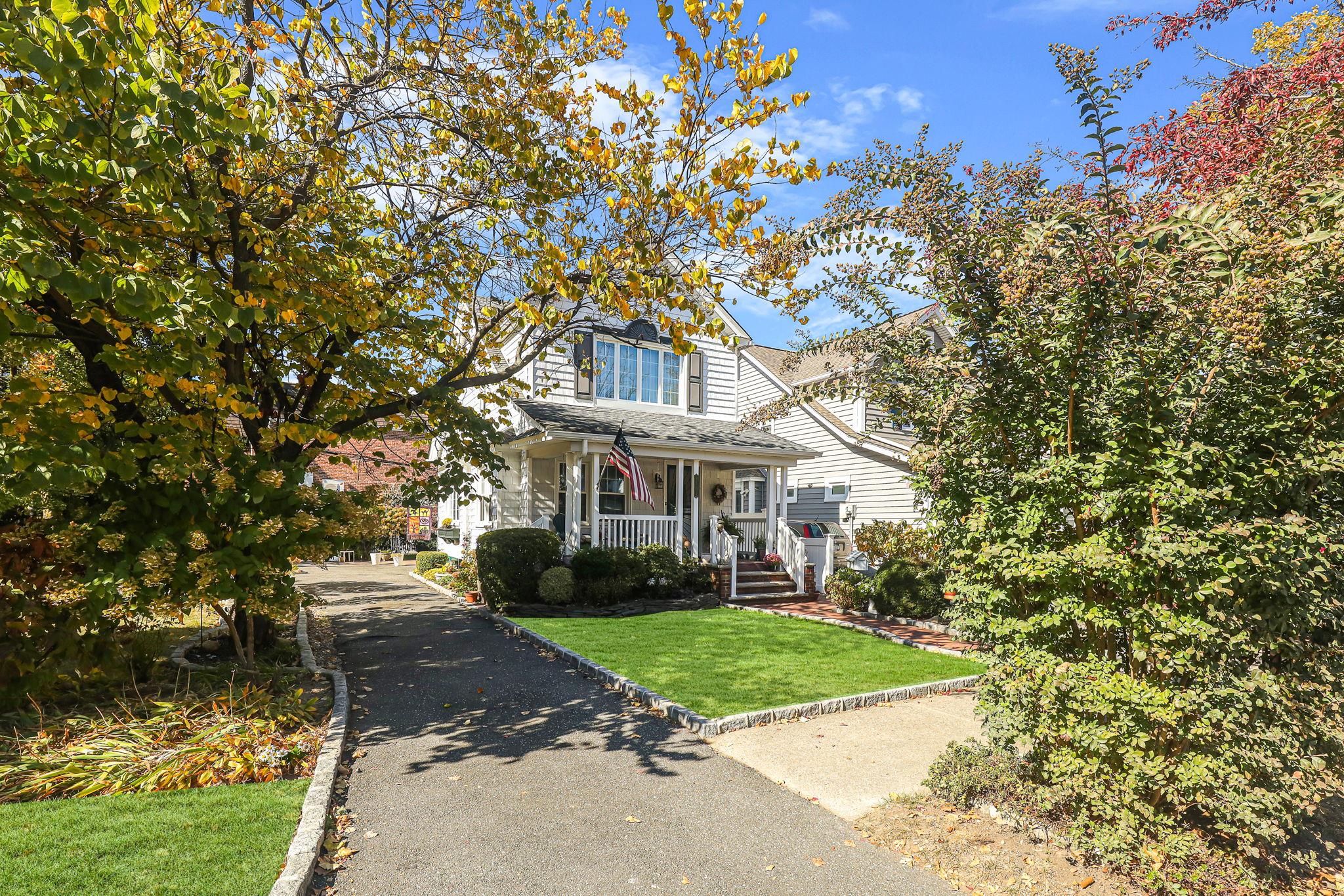 #1 photo, 95-01 72nd Avenue, Forest Hills , NY 11375