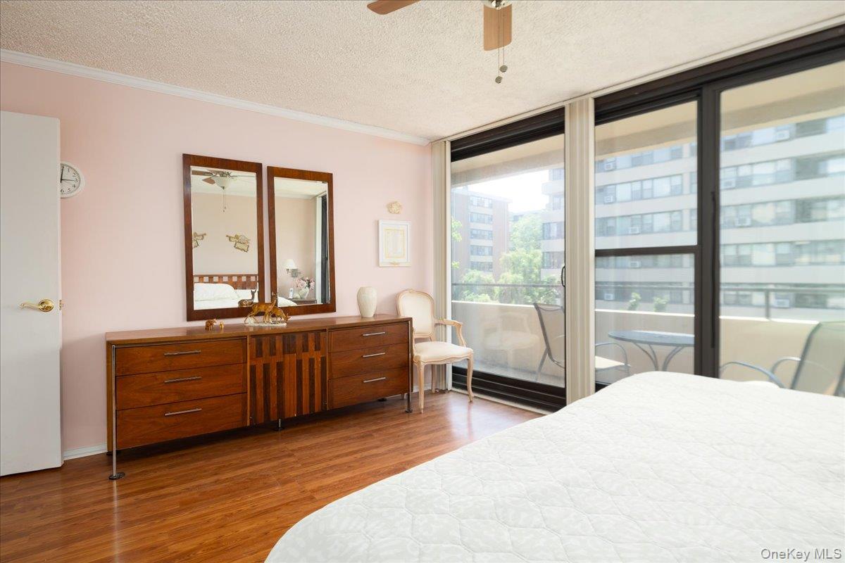 #4 photo, 166-26 Powells Cove Boulevard, Whitestone , NY 11357