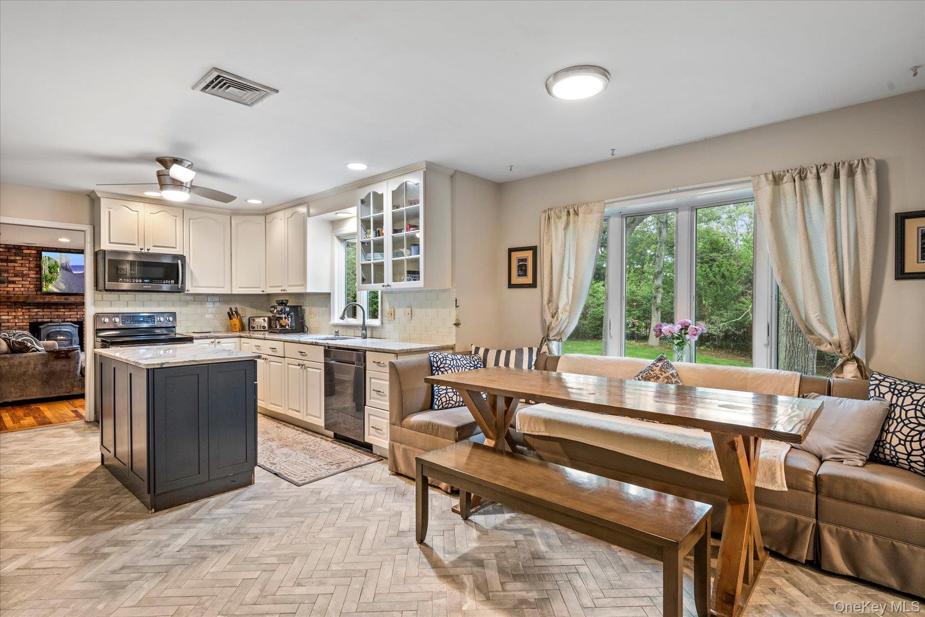 #10 photo, 12 Cordwood Path, Shoreham , NY 11786