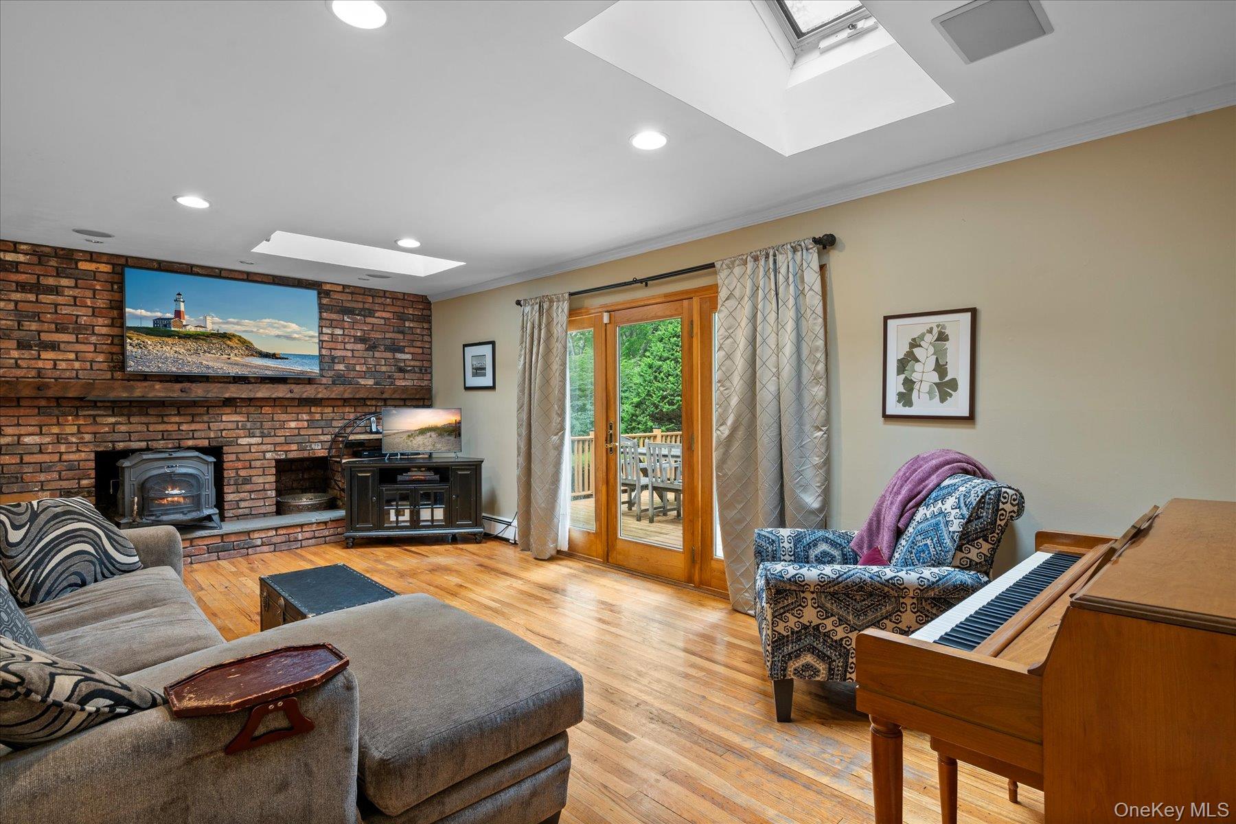 #15 photo, 12 Cordwood Path, Shoreham , NY 11786