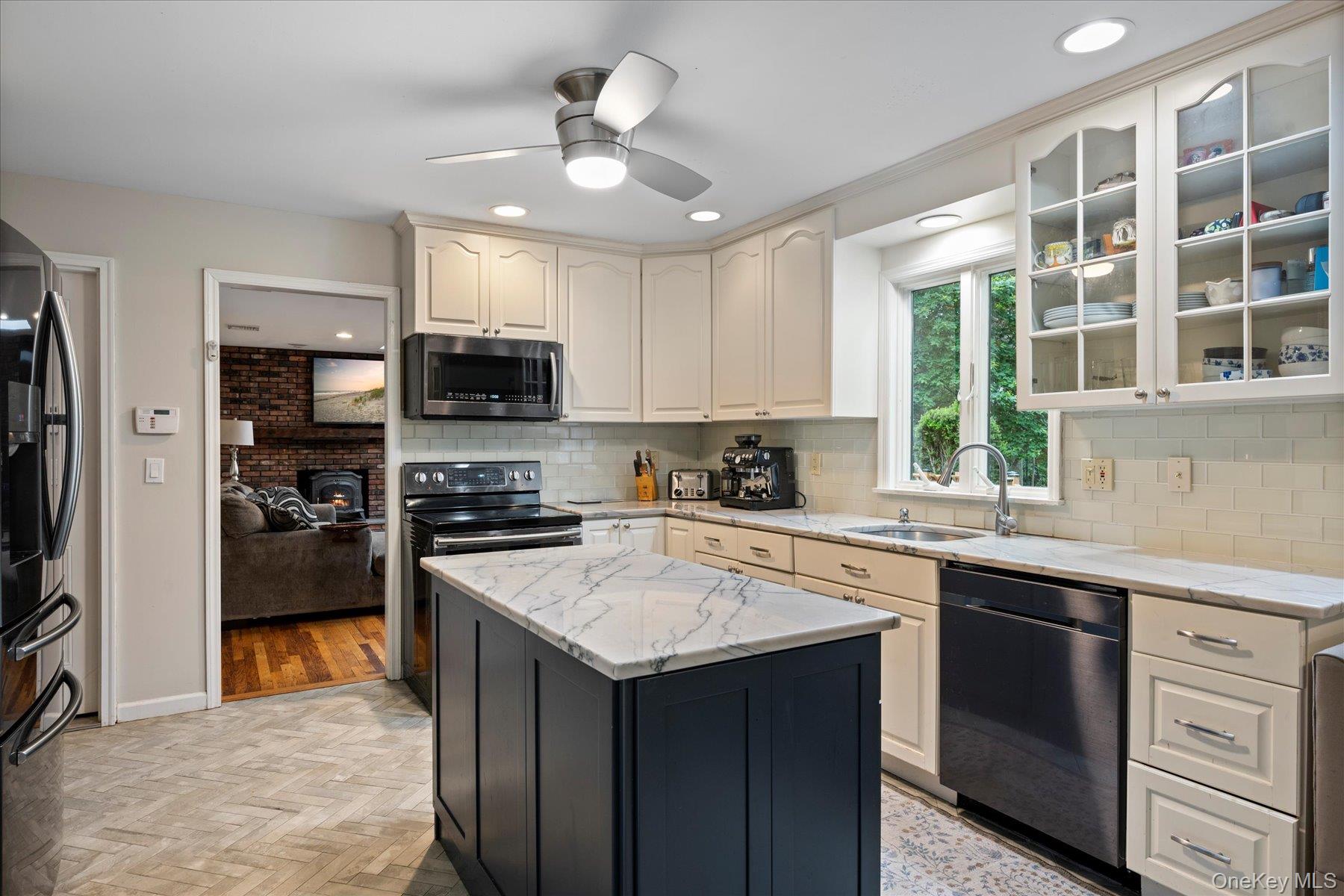 #8 photo, 12 Cordwood Path, Shoreham , NY 11786