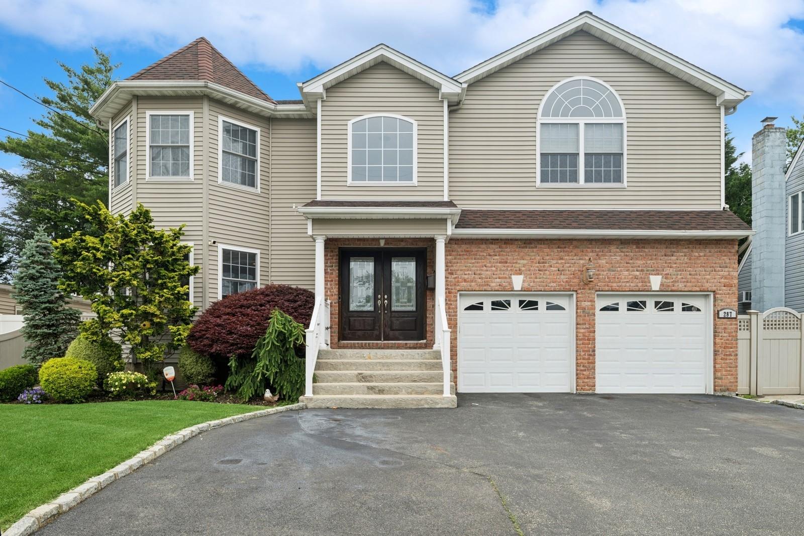 #1 photo, 287 Atlantic Avenue, Massapequa Park , NY 11762