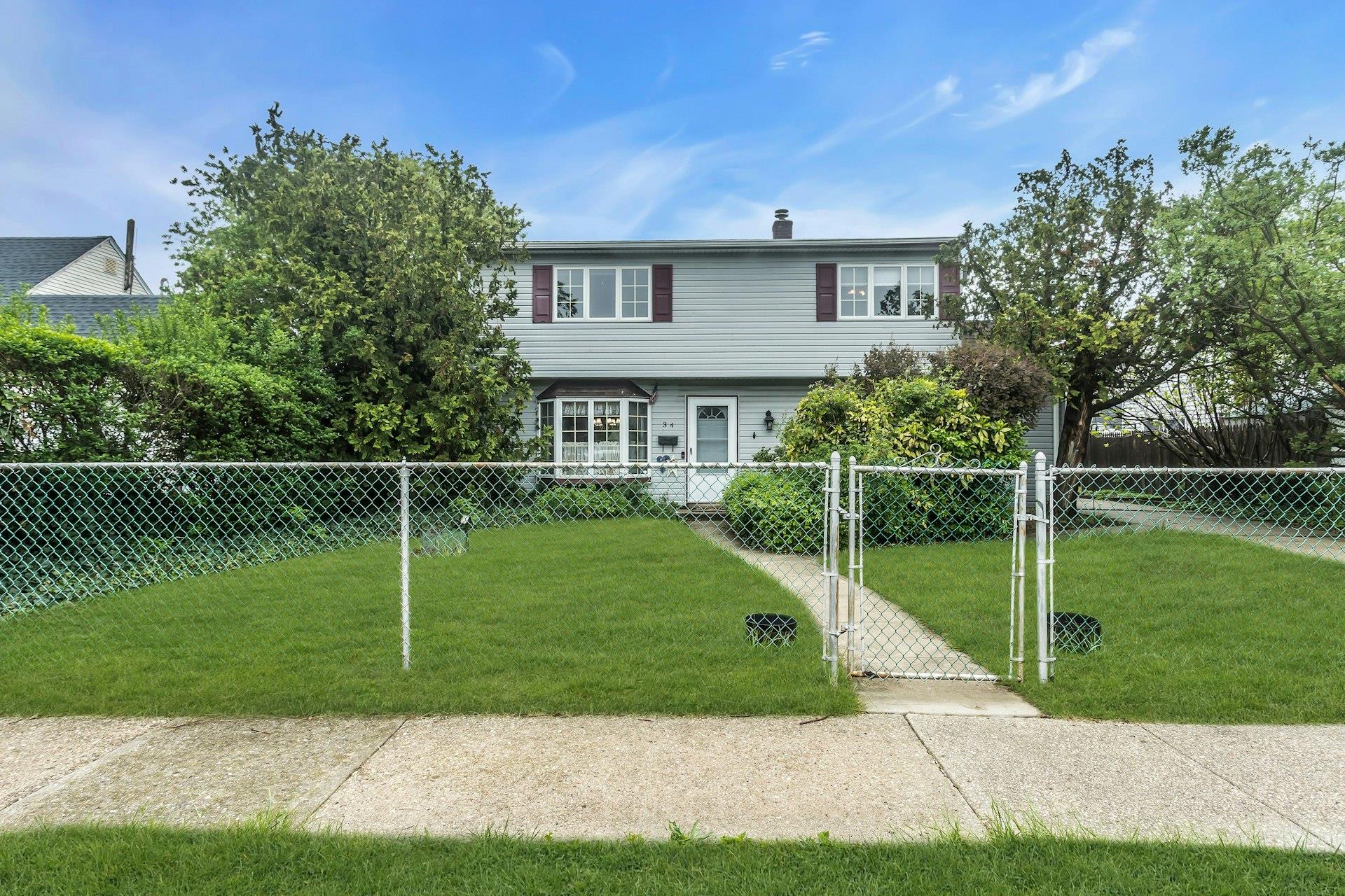 #1 photo, 34 Anchor Lane, Levittown , NY 11756