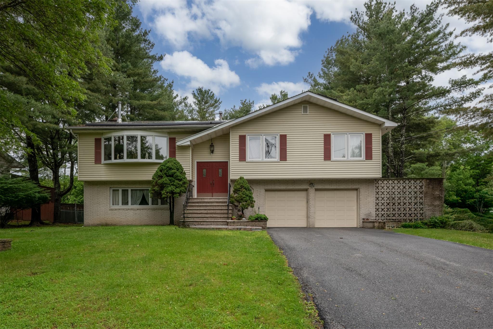 #1 photo, 3 Parkview Drive, Middletown , NY 10940