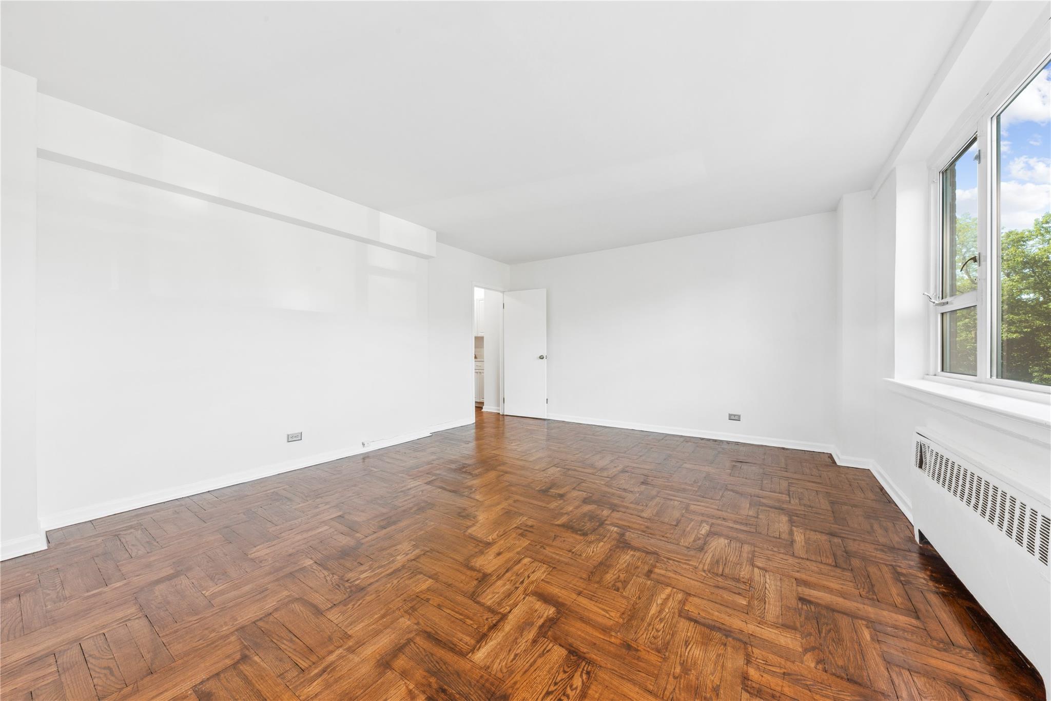 #9 photo, 5355 Henry Hudson Parkway, ブロンクス区 Bronx , NY 10471