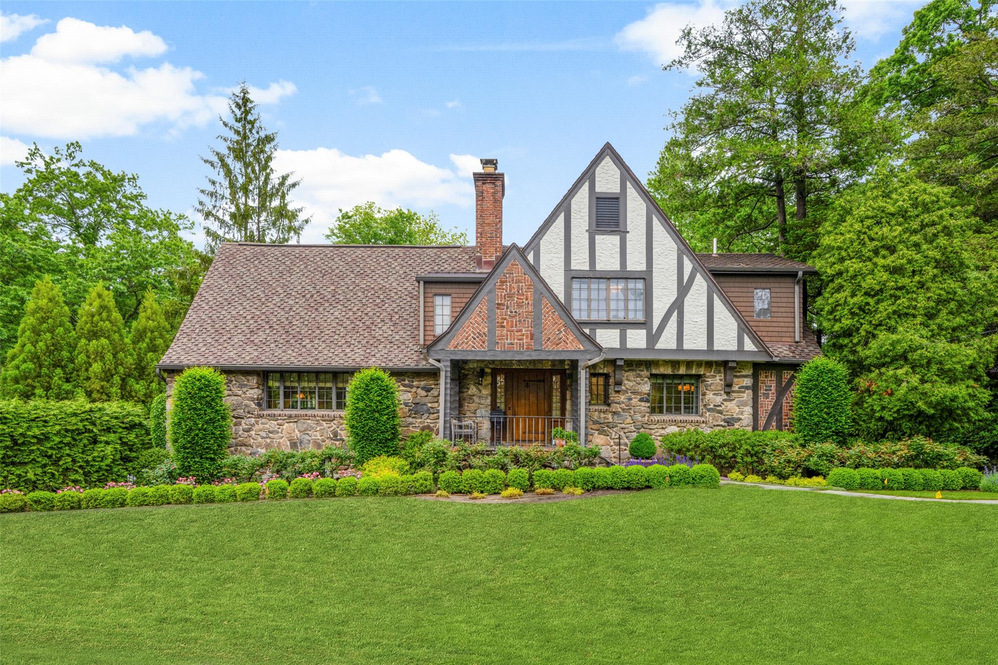 #1 photo, 27 Greenhaven Road, Rye , NY 10580