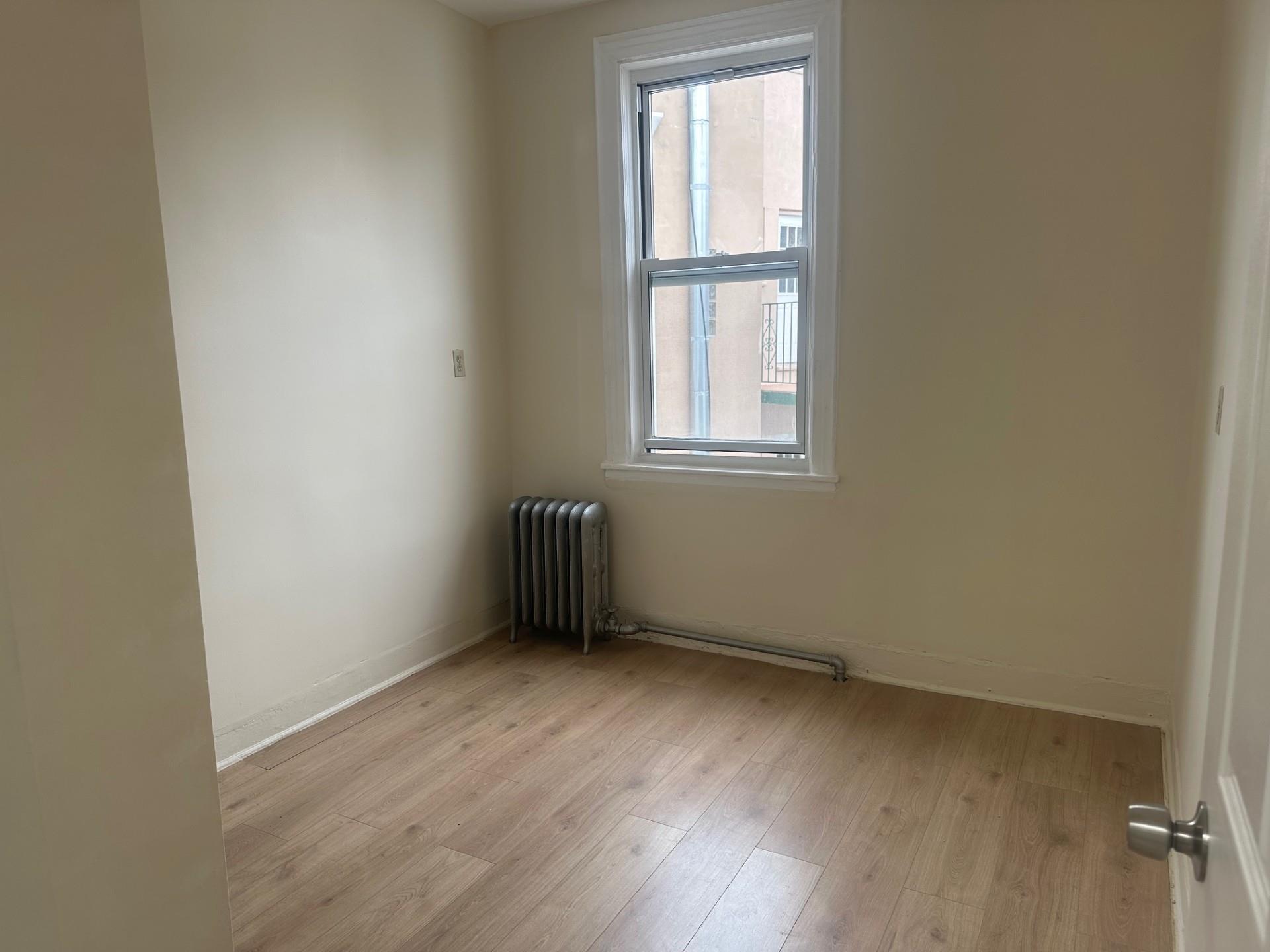 #7 photo, 9628 Corona Avenue, クイーンズ区 Corona , NY 11368