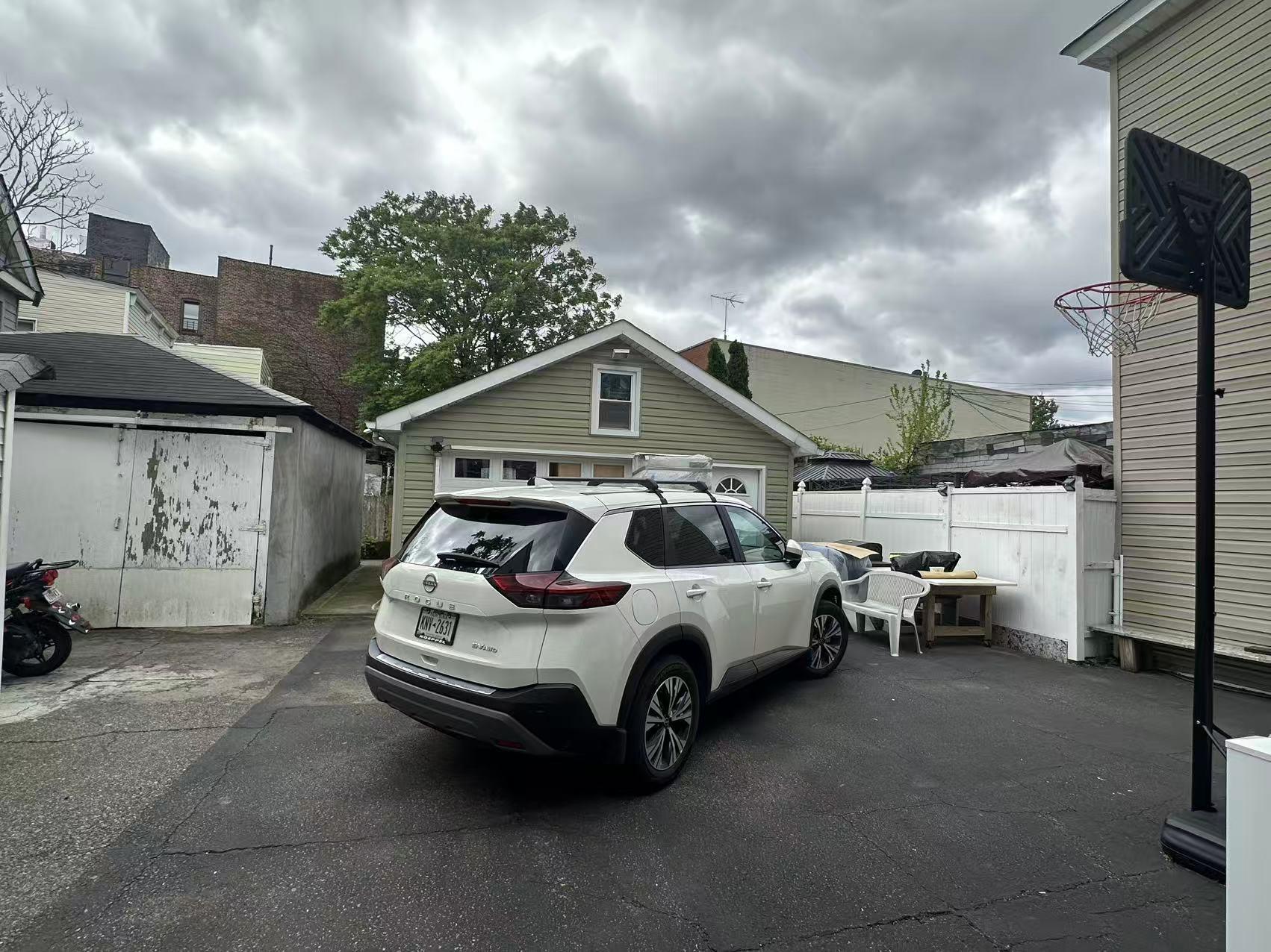 #9 photo, 96-16 35th Avenue, クイーンズ区 Corona , NY 11368