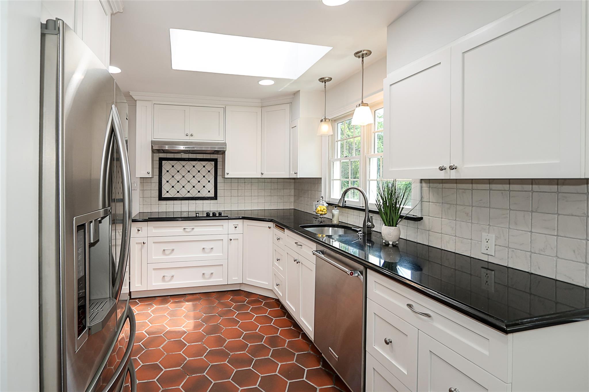 #10 photo, 419 Woodbury Road, Woodbury , NY 11797