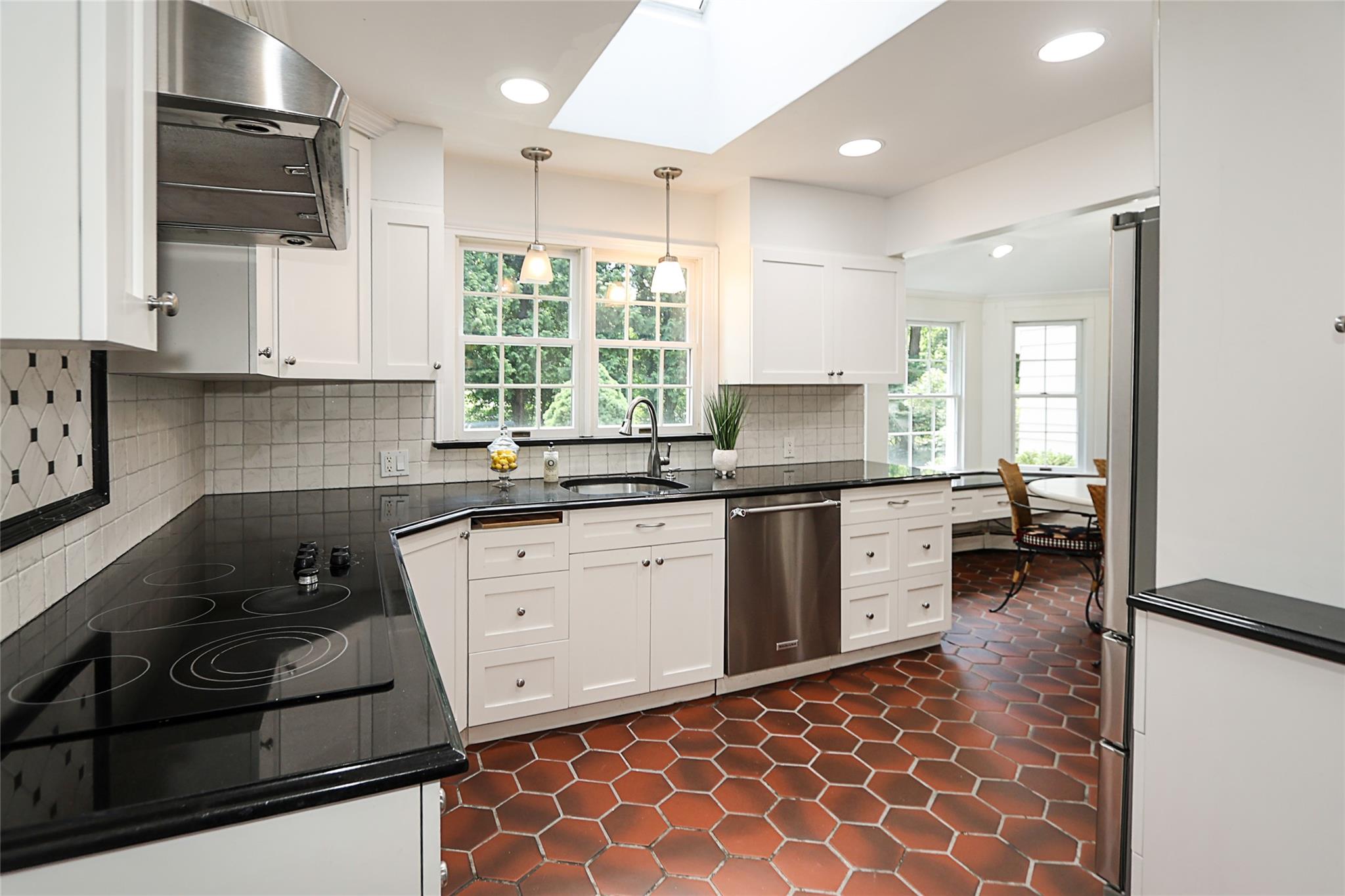 #12 photo, 419 Woodbury Road, Woodbury , NY 11797