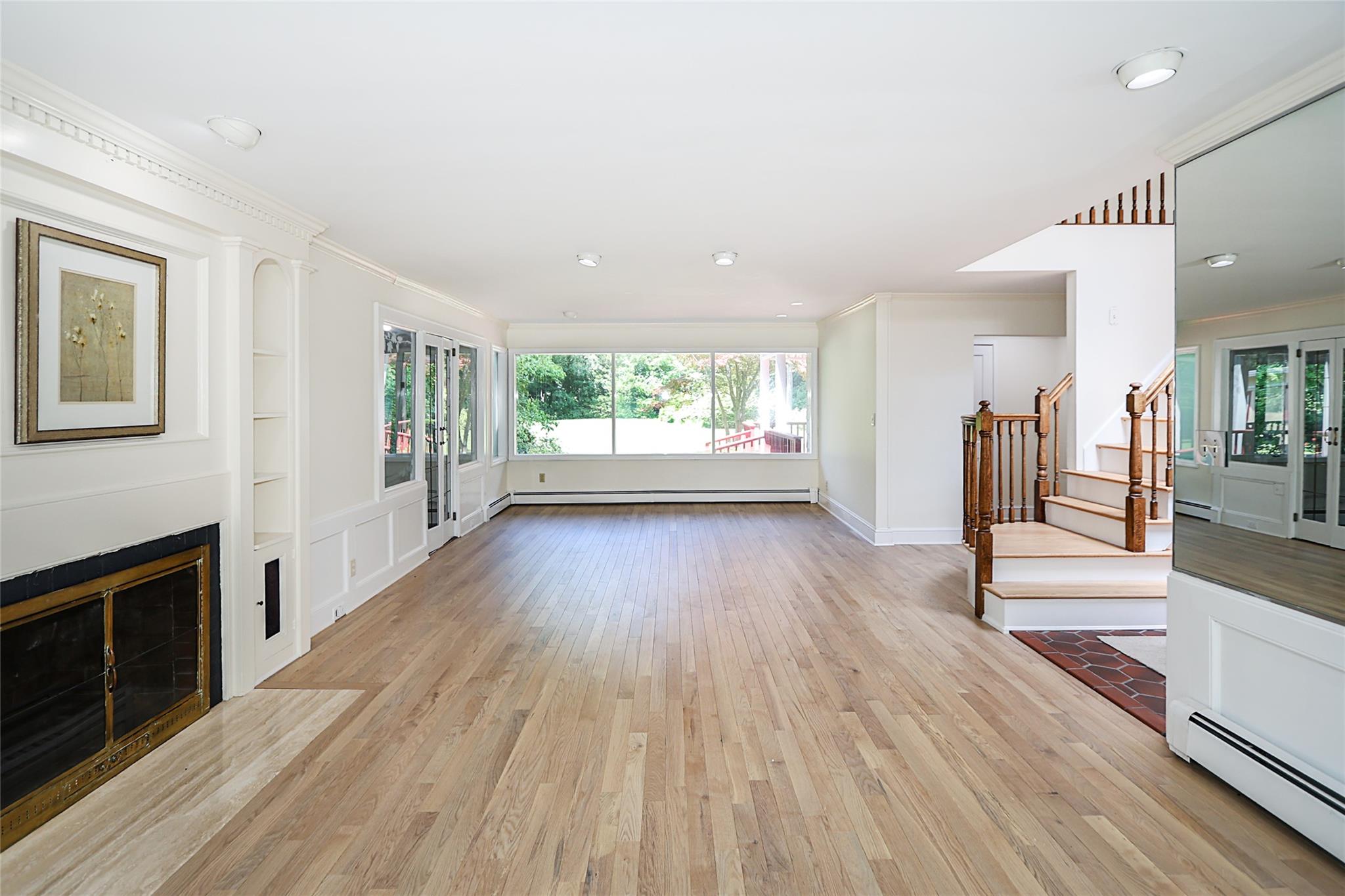 #7 photo, 419 Woodbury Road, Woodbury , NY 11797