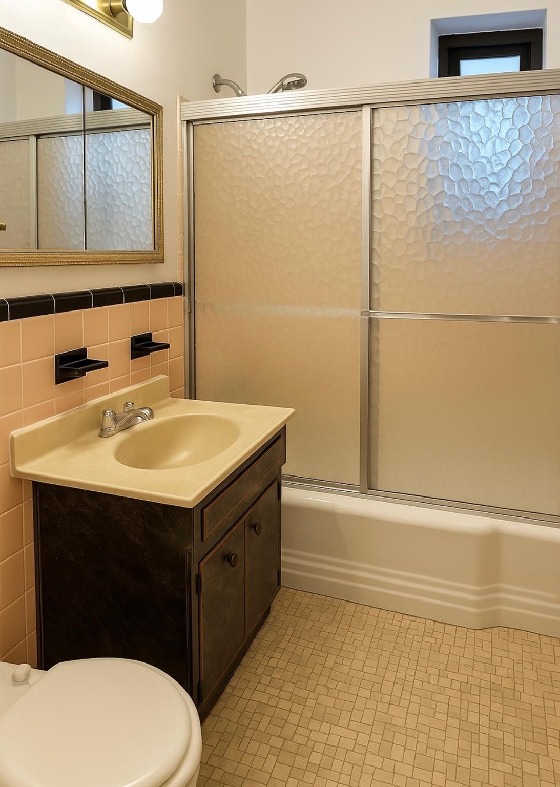 #9 photo, 32-23 90 Street, 皇后區 艾姆赫斯特 East Elmhurst , NY 11369