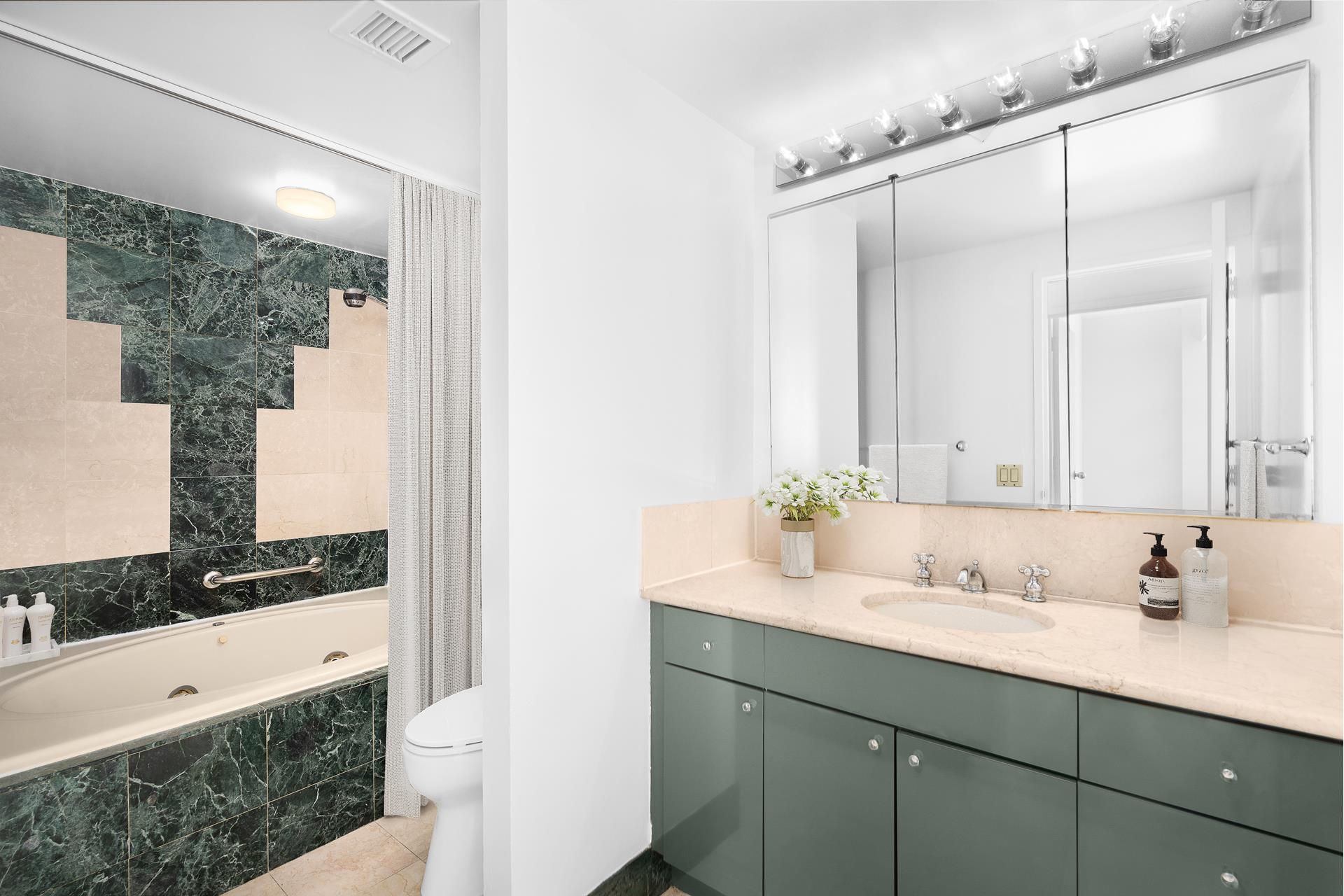 #6 photo, 43 W 61ST Street, マンハッタン Lincoln Square , NY 10023