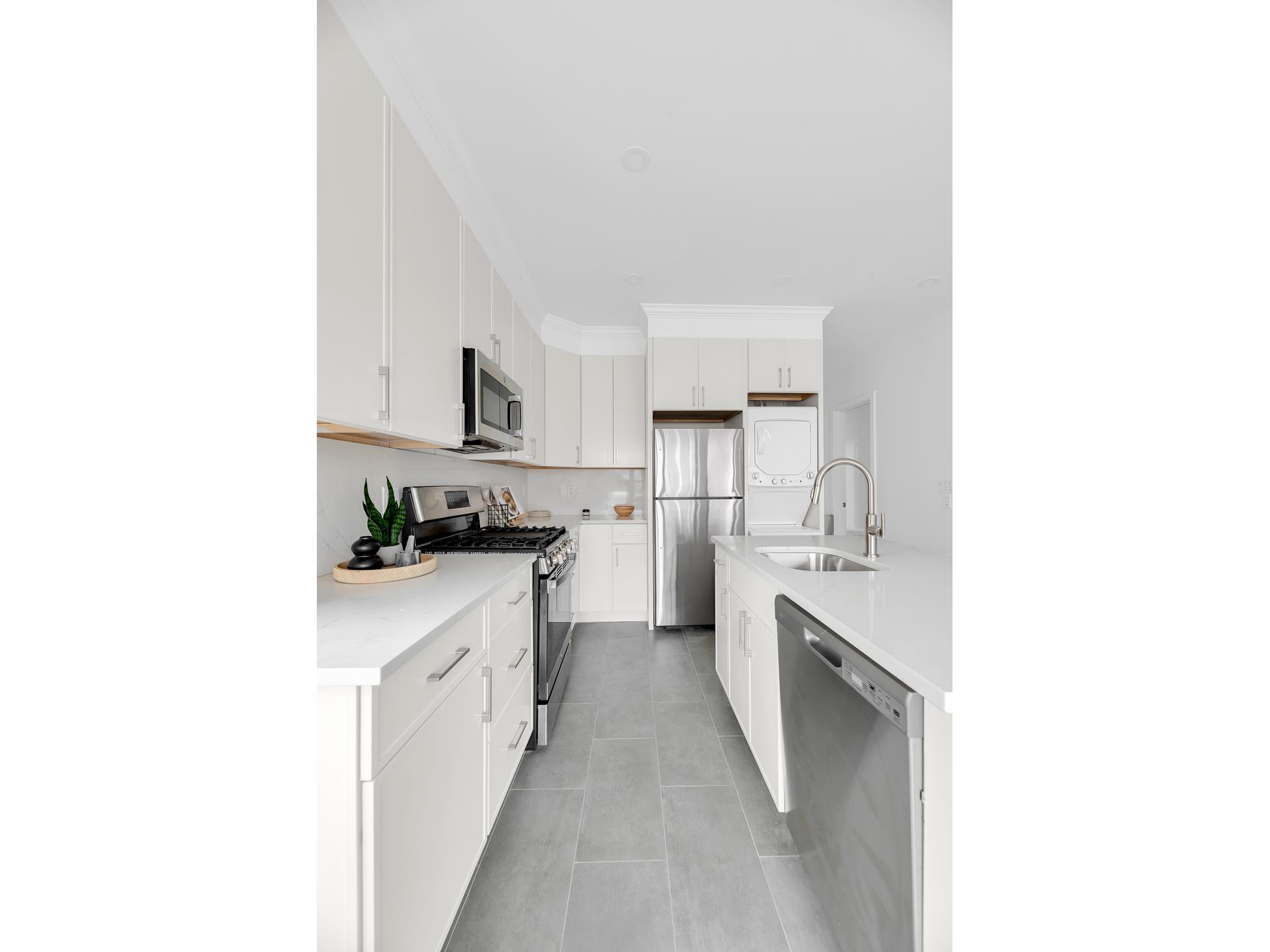 #4 photo, 3749 NEPTUNE Avenue, ブルックリン区 Seagate , NY 11224