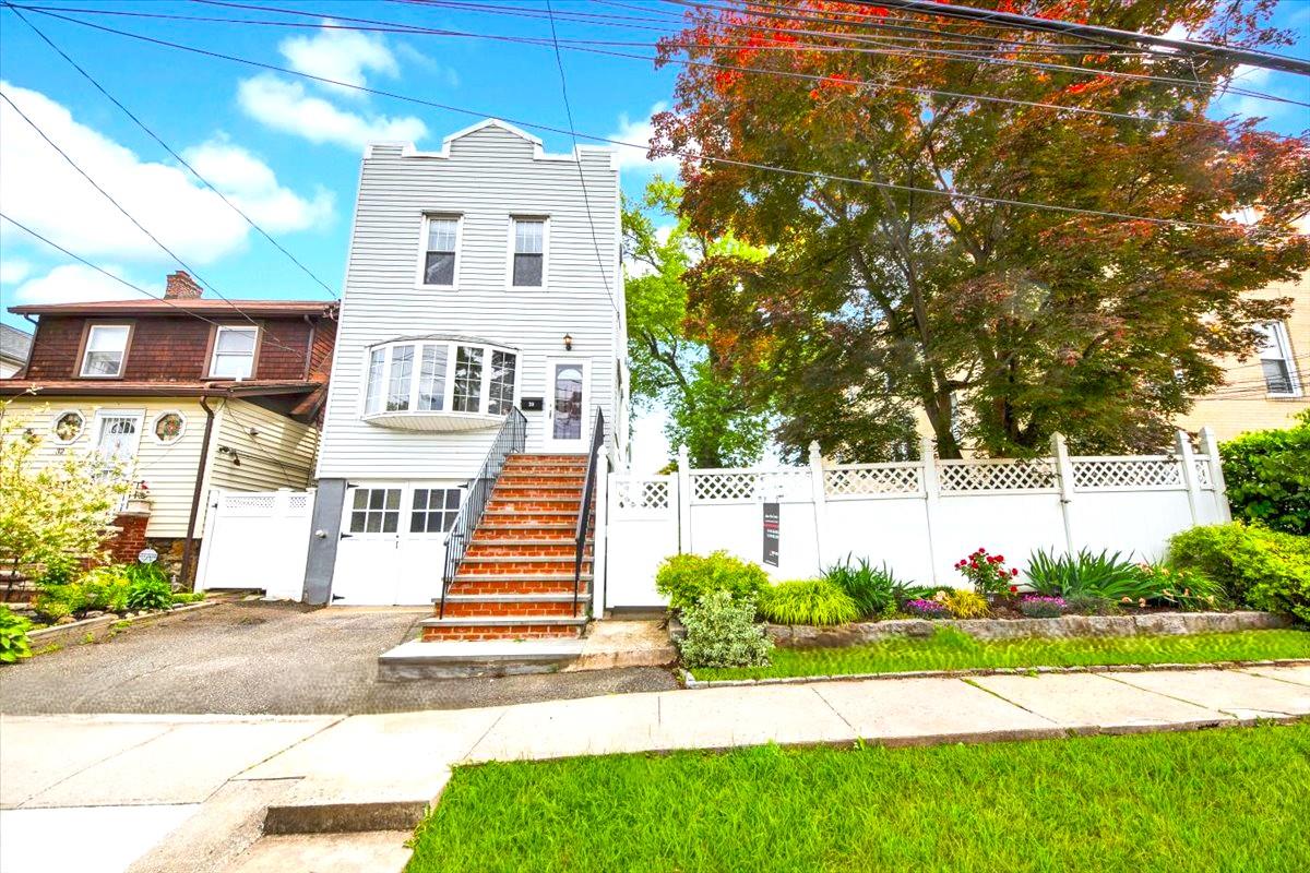 #1 photo, 30 Lee Avenue, Yonkers , NY 10705