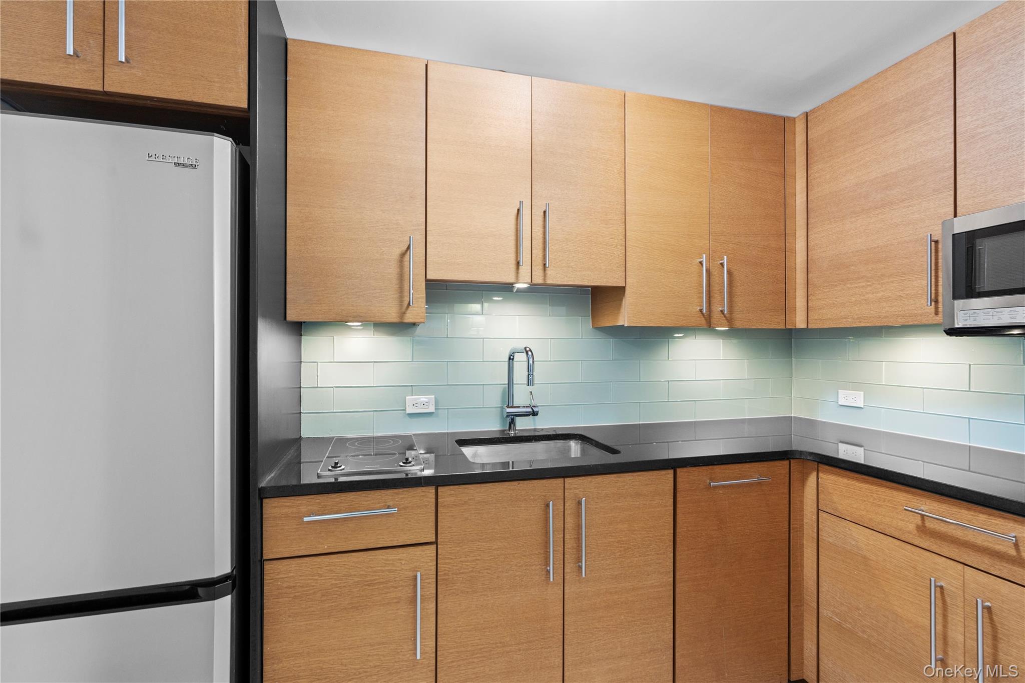 #12 photo, 1 Renaissance Square, White Plains , NY 10601