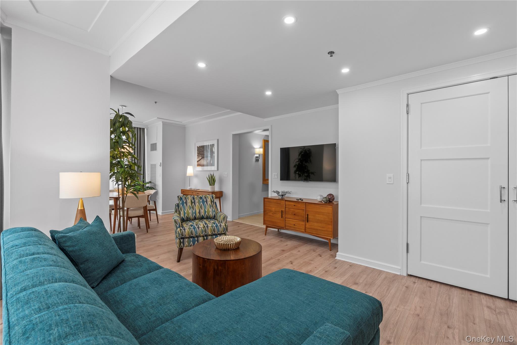 #5 photo, 1 Renaissance Square, White Plains , NY 10601