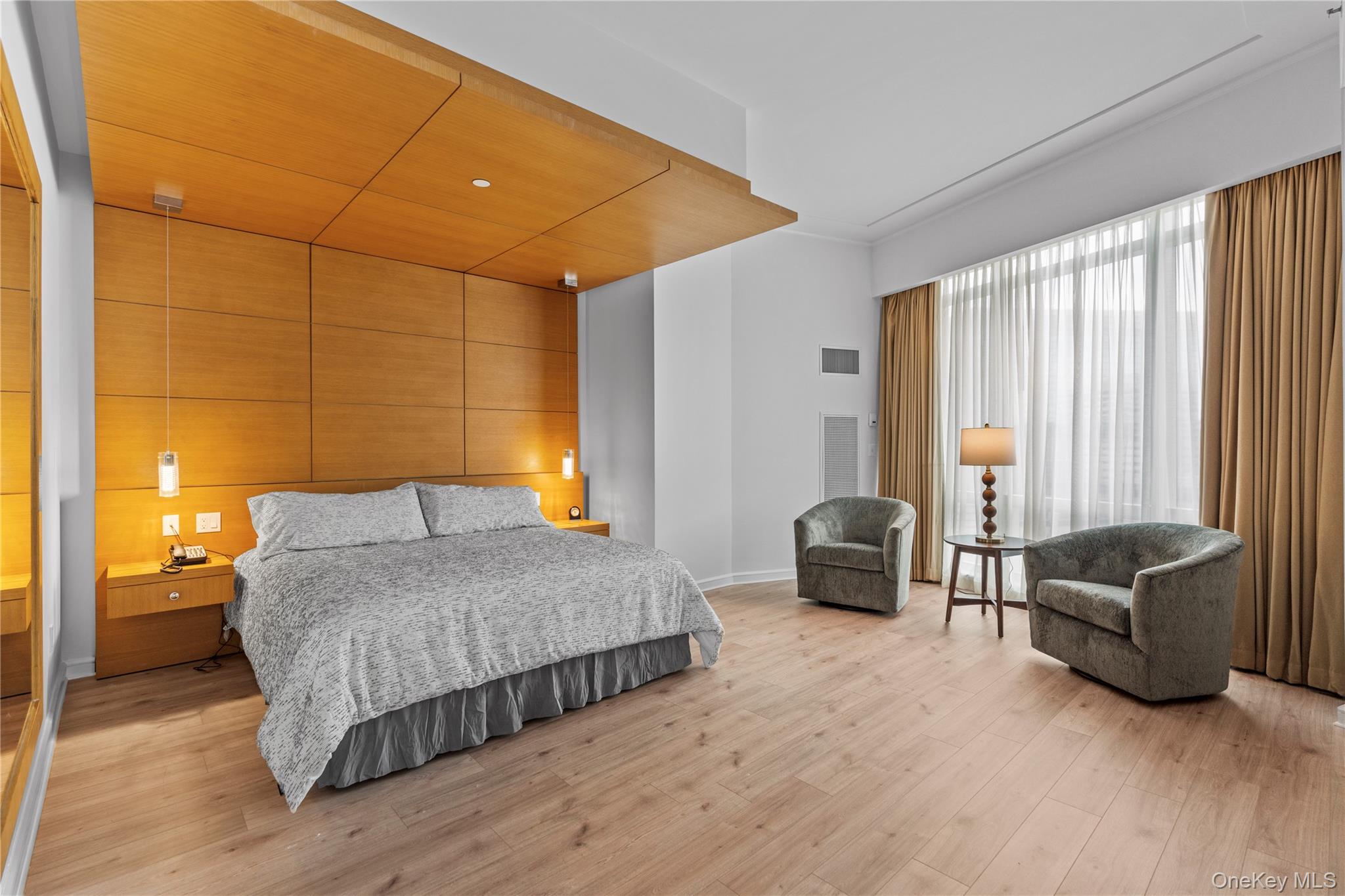 #6 photo, 1 Renaissance Square, White Plains , NY 10601