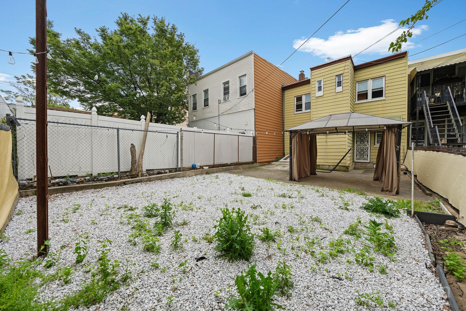#19 photo, 6089 54th Street, Maspeth , NY 11378