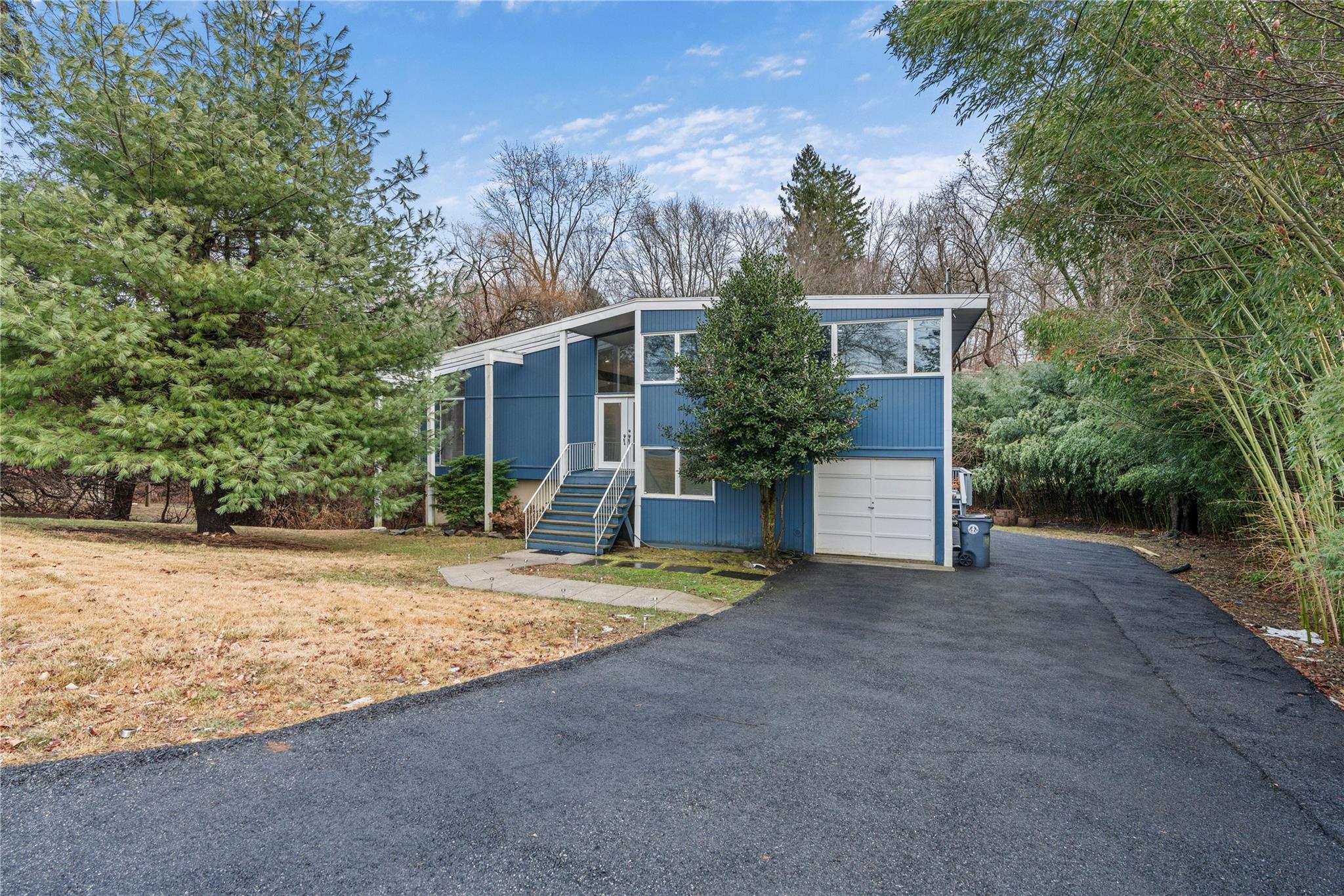 #1 photo, 22 Balmoral Crescent, White Plains , NY 10607
