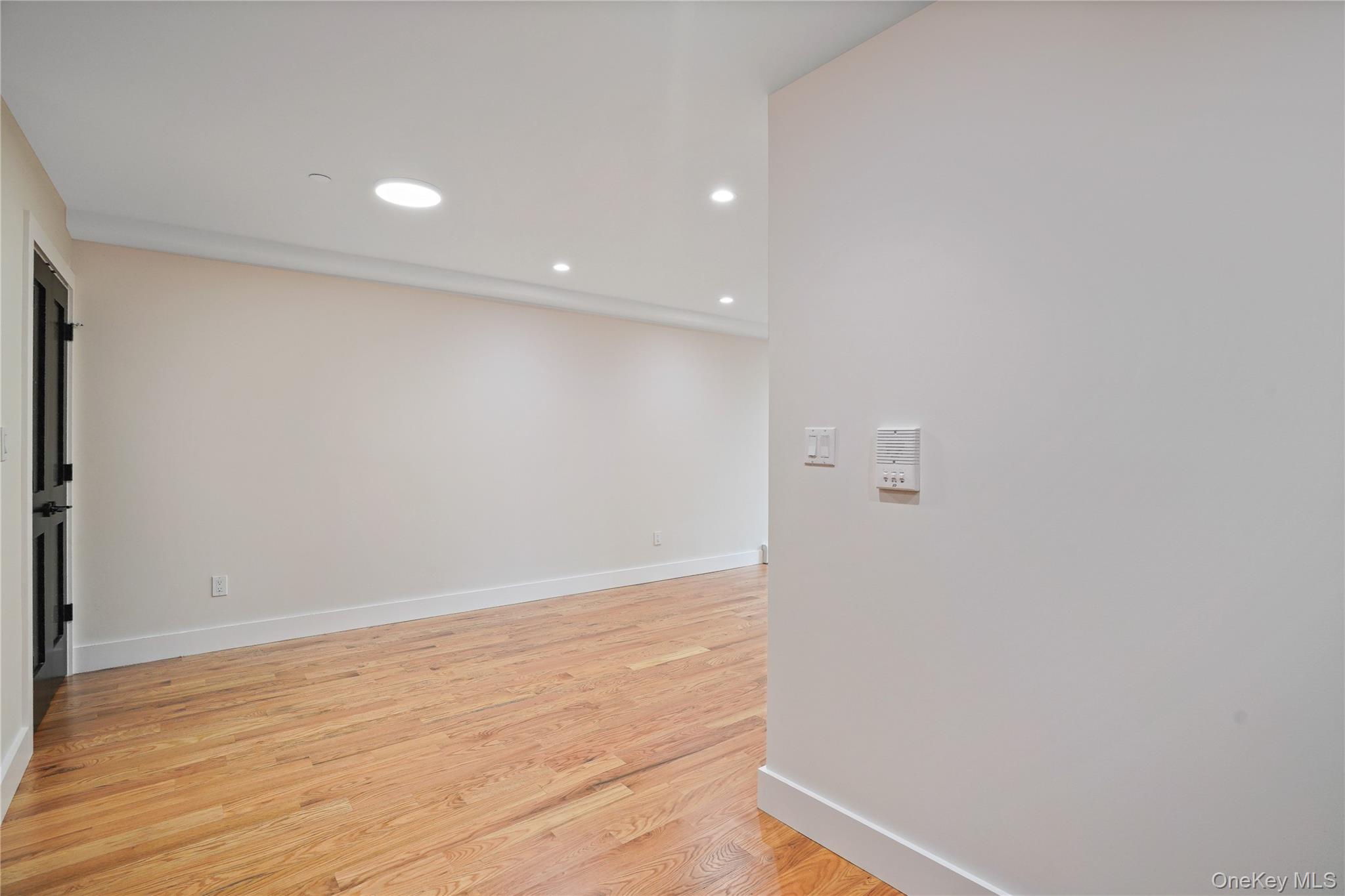 #13 photo, 6014 Menahan Street, クイーンズ区 Ridgewood , NY 11385