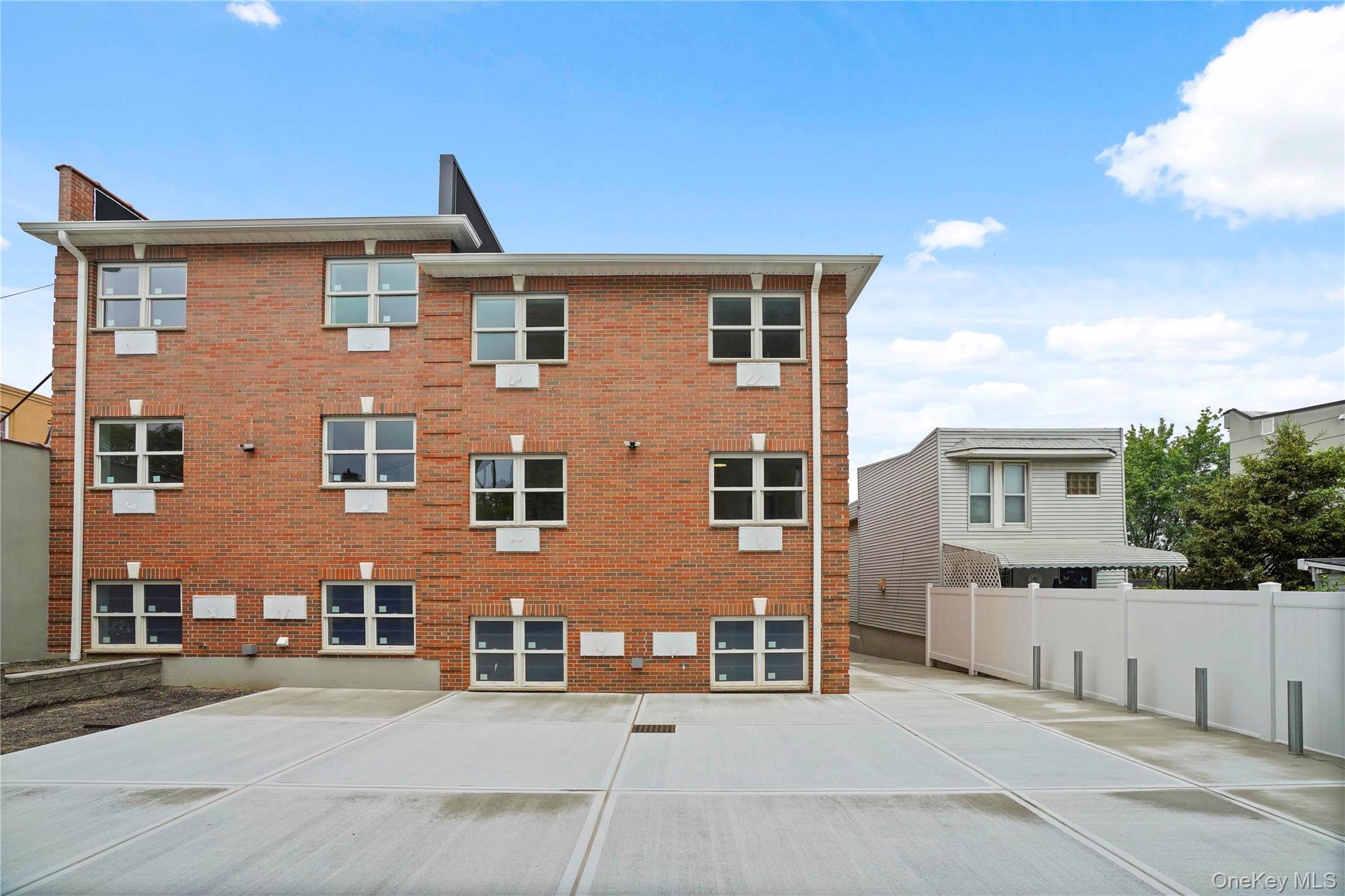 #9 photo, 6014 Menahan Street, クイーンズ区 Ridgewood , NY 11385